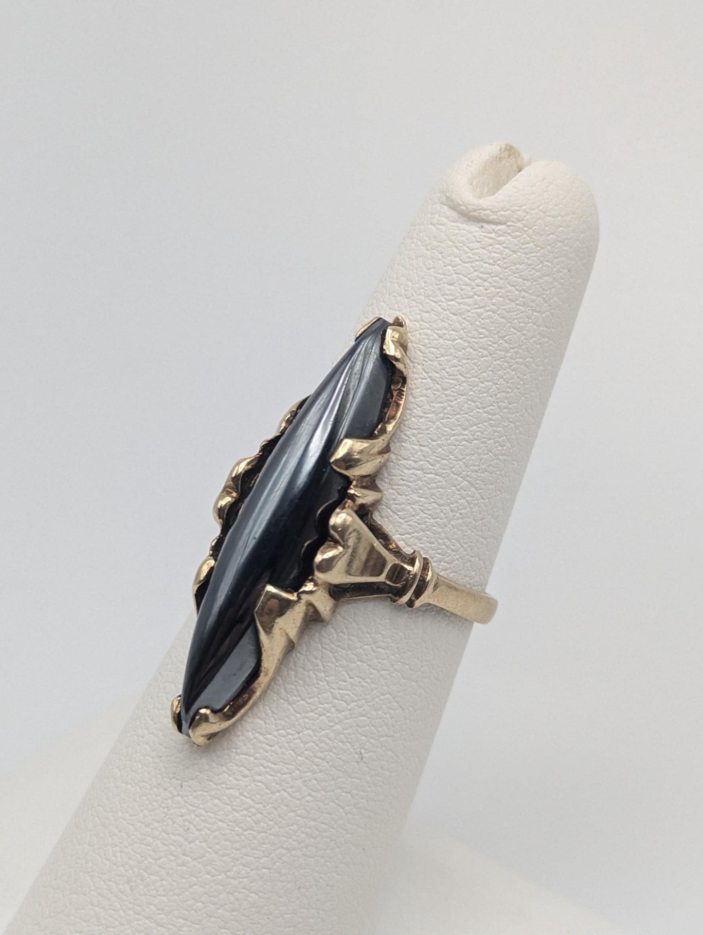 10k Yellow Gold Vintage Hematite Stone Art Deco Cocktail Ring