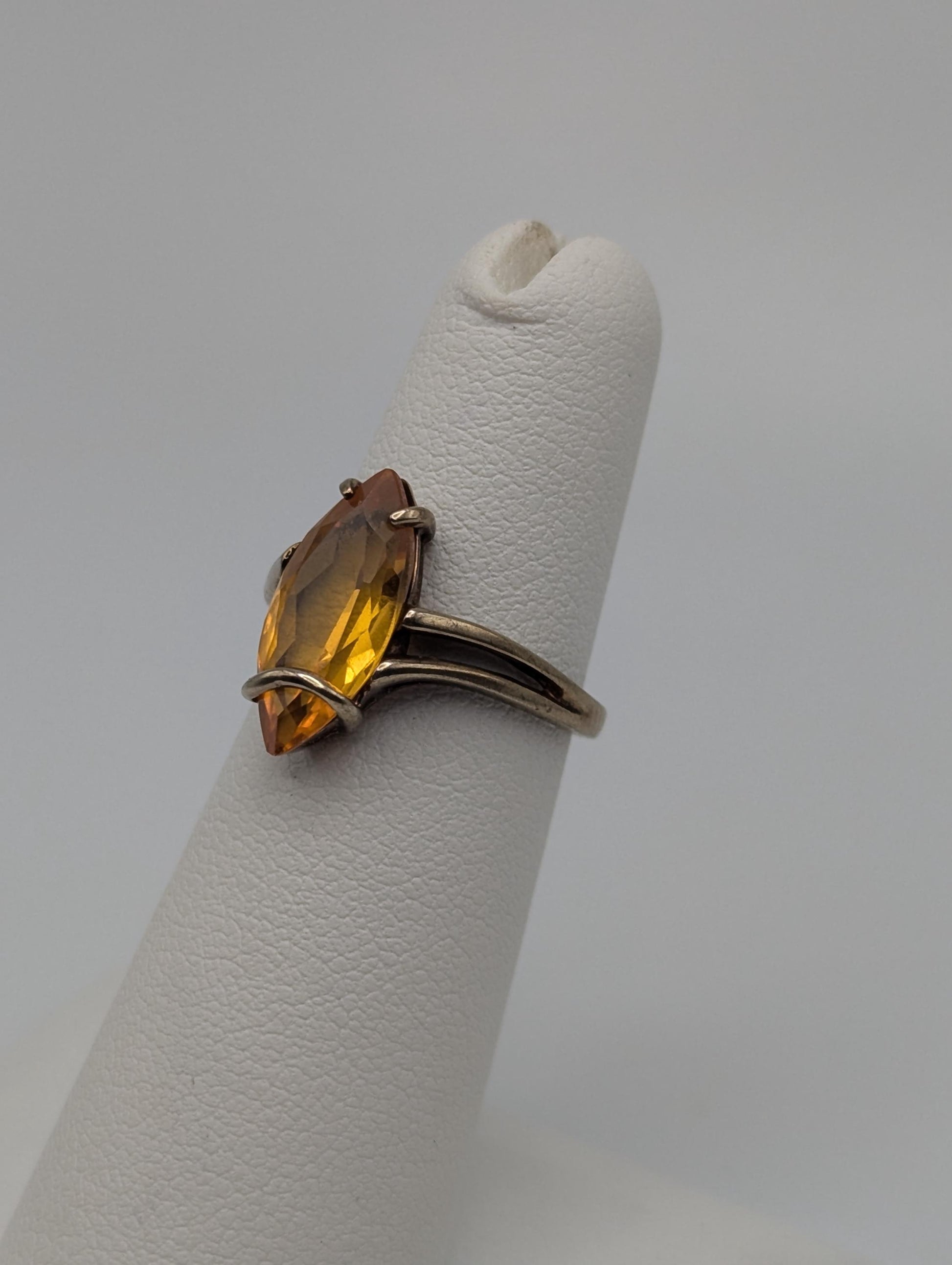 10k Yellow Gold Vintage Yellow Sapphire Stone Art Deco Ring Cocktail Pinky Ring.