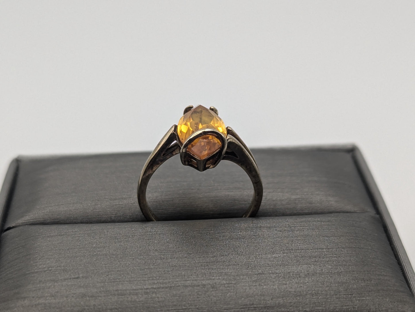 10k Yellow Gold Vintage Yellow Sapphire Stone Art Deco Ring Cocktail Pinky Ring.