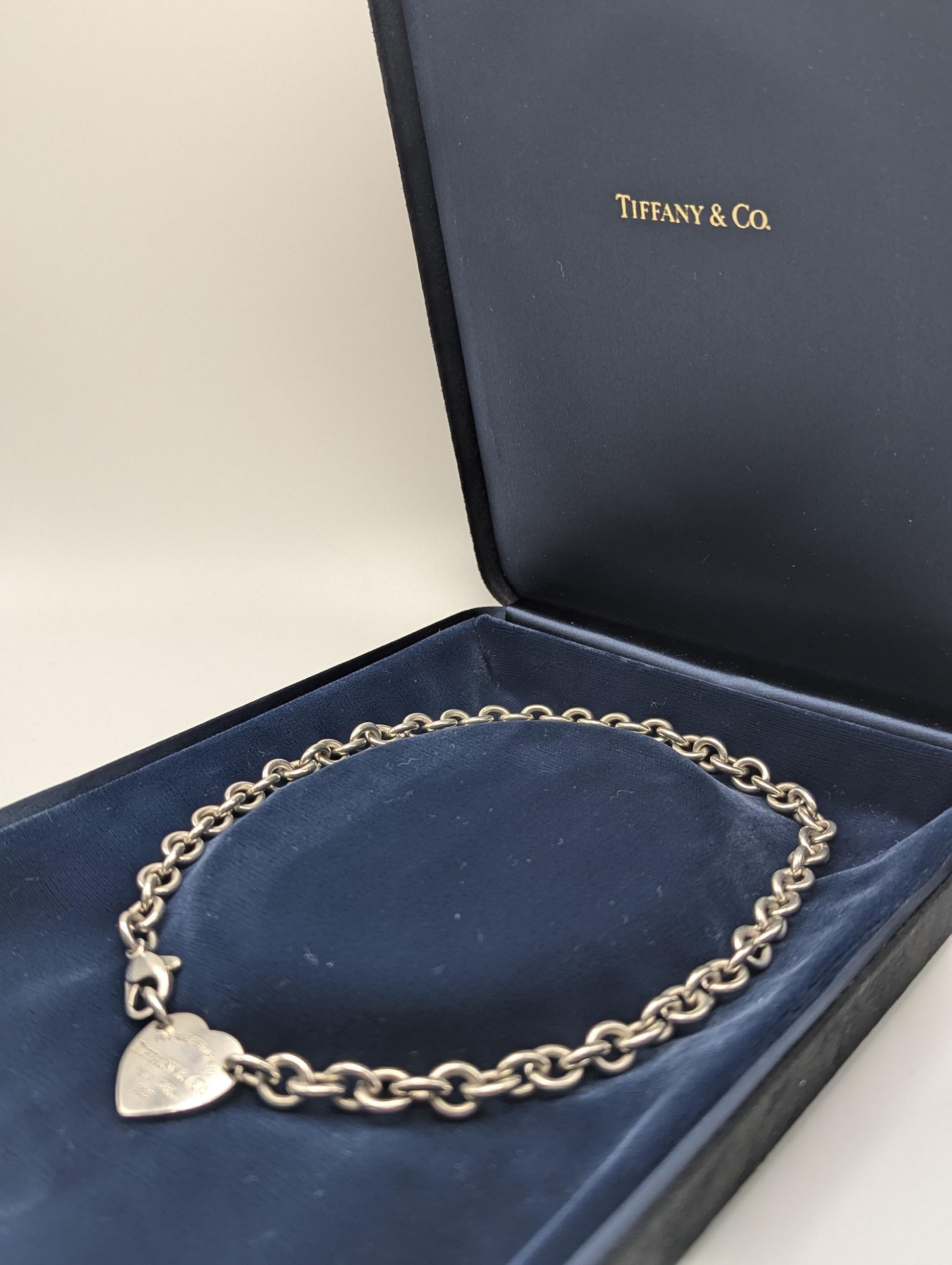 Tiffany & Co Heart Tag Necklace w Original Box. Vintage Tiffany Co Sterling Silver Choker.