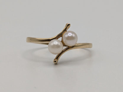 10k Yellow Gold Vintage Pearl Cluster Ring. Promise Ring. Double Pearl Ring.