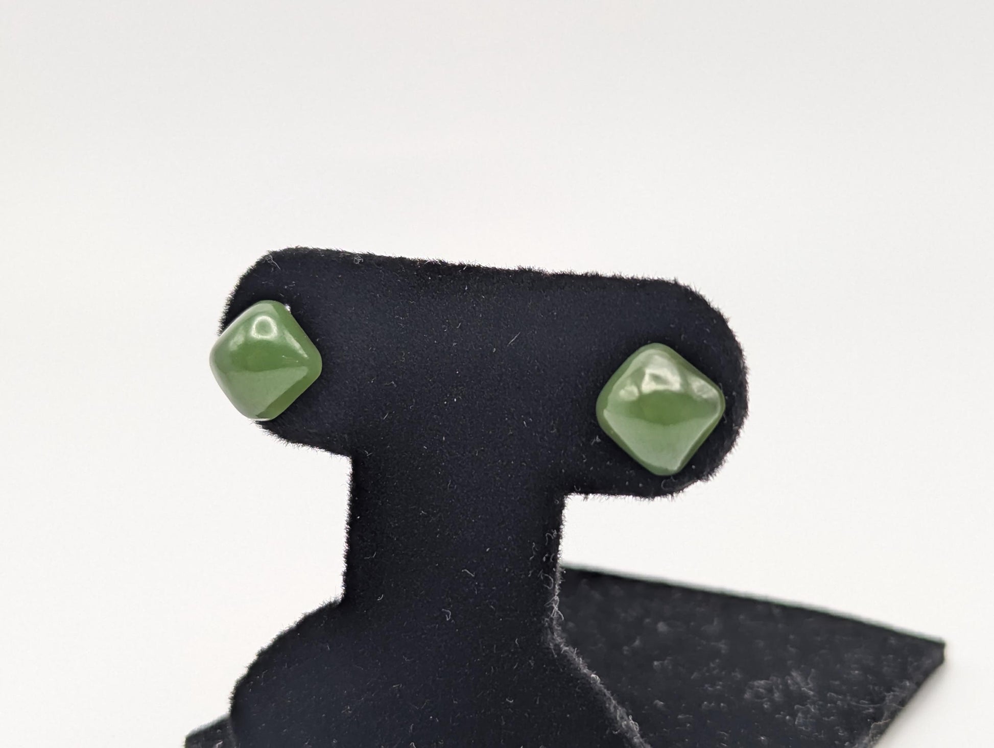 14K Gold Green Jade Drop Earrings. 14k Green Jade Earrings.