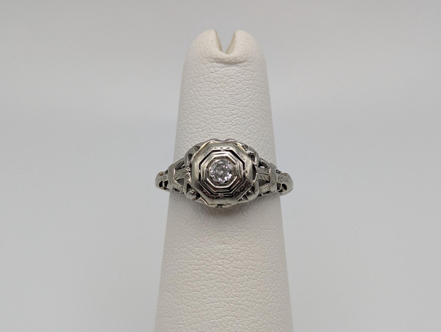 Vintage Art Deco 18K White Gold Filigree .25ct Diamond Ring Engagement Ring