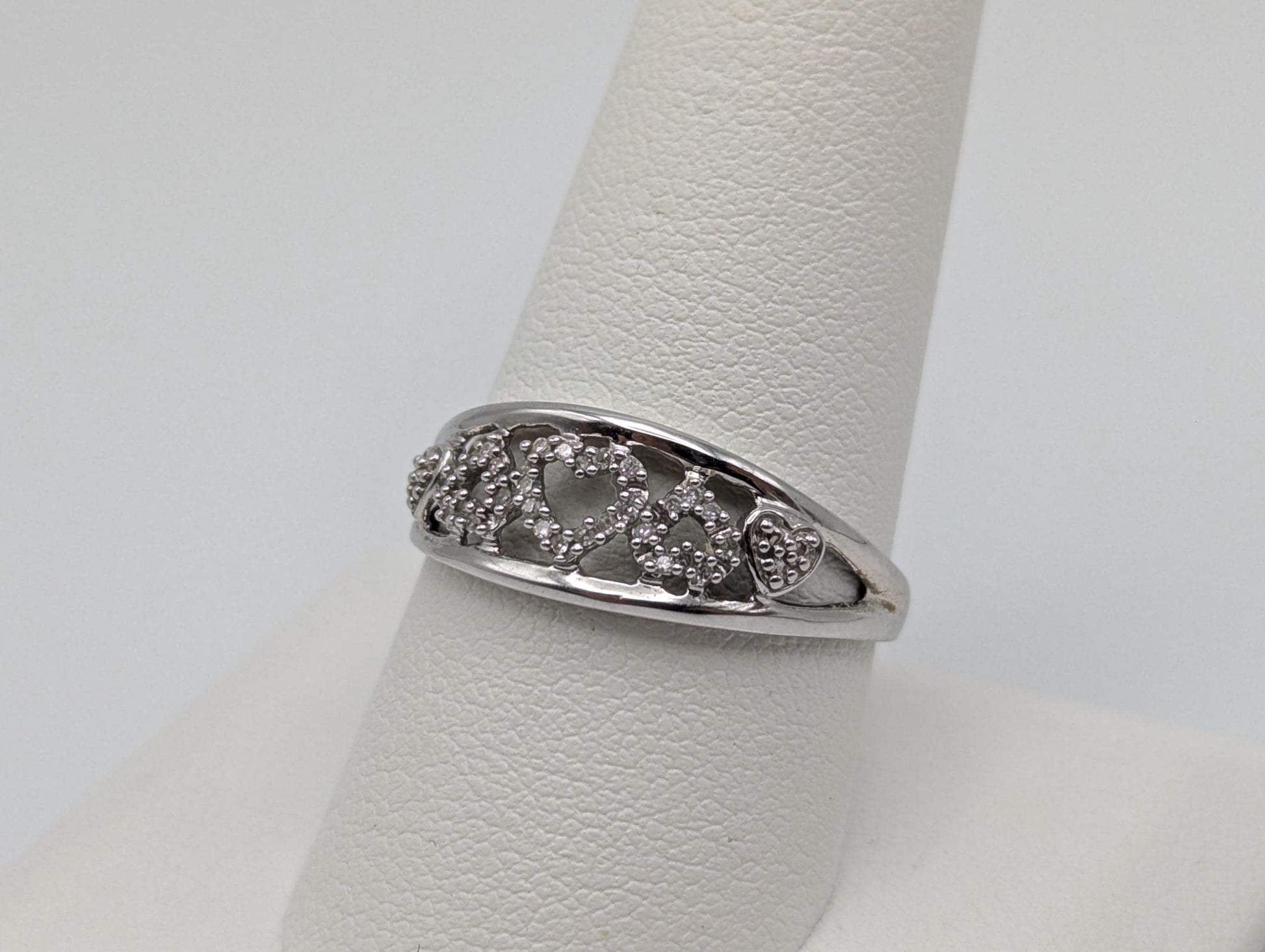 10k White Gold Heart Love Diamond Ring Wedding Promise Ring Band.