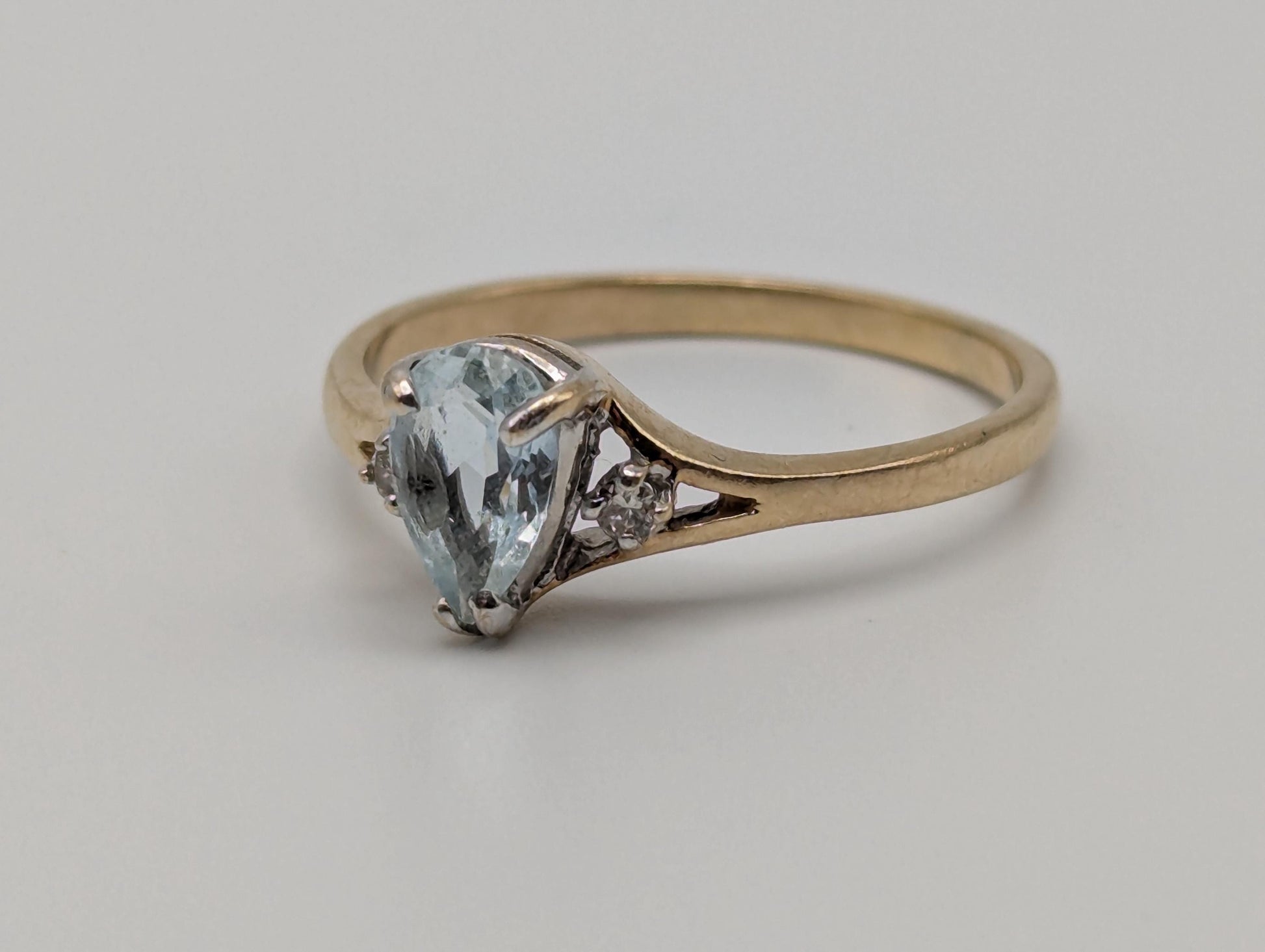 10k Yellow Gold Aquamarine Diamond Ring. Promise Band. Cocktail Ring. Tear-Shaped Ring.