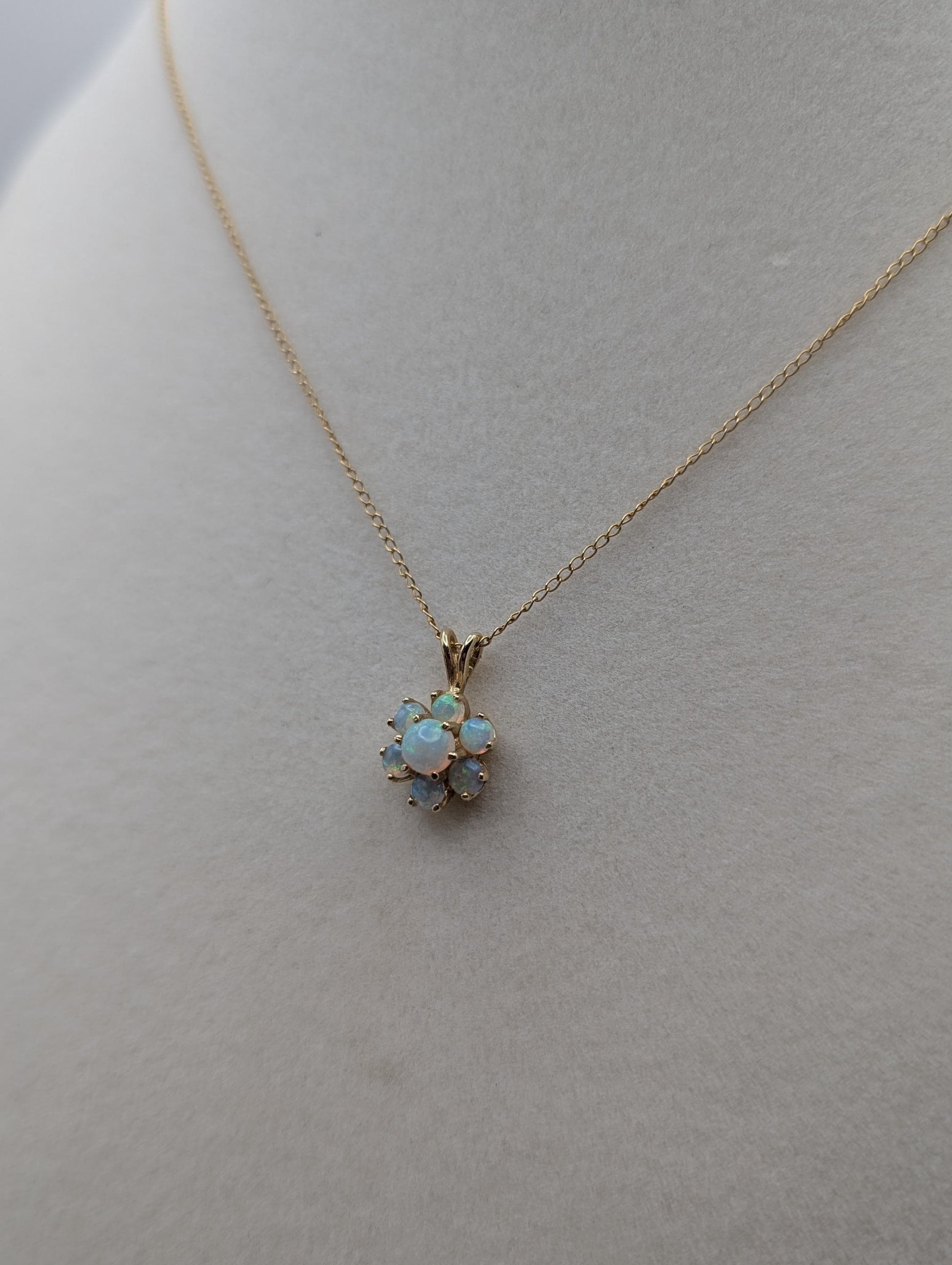 14k Yellow Gold Opal Flower Necklace Pendant Necklace 18" Chain