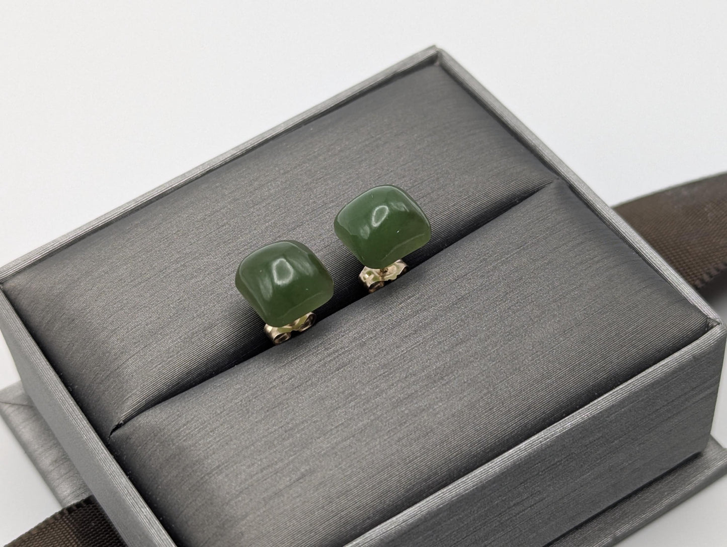 14K Gold Green Jade Drop Earrings. 14k Green Jade Earrings.