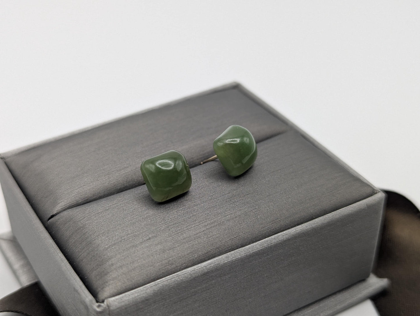 14K Gold Green Jade Drop Earrings. 14k Green Jade Earrings.