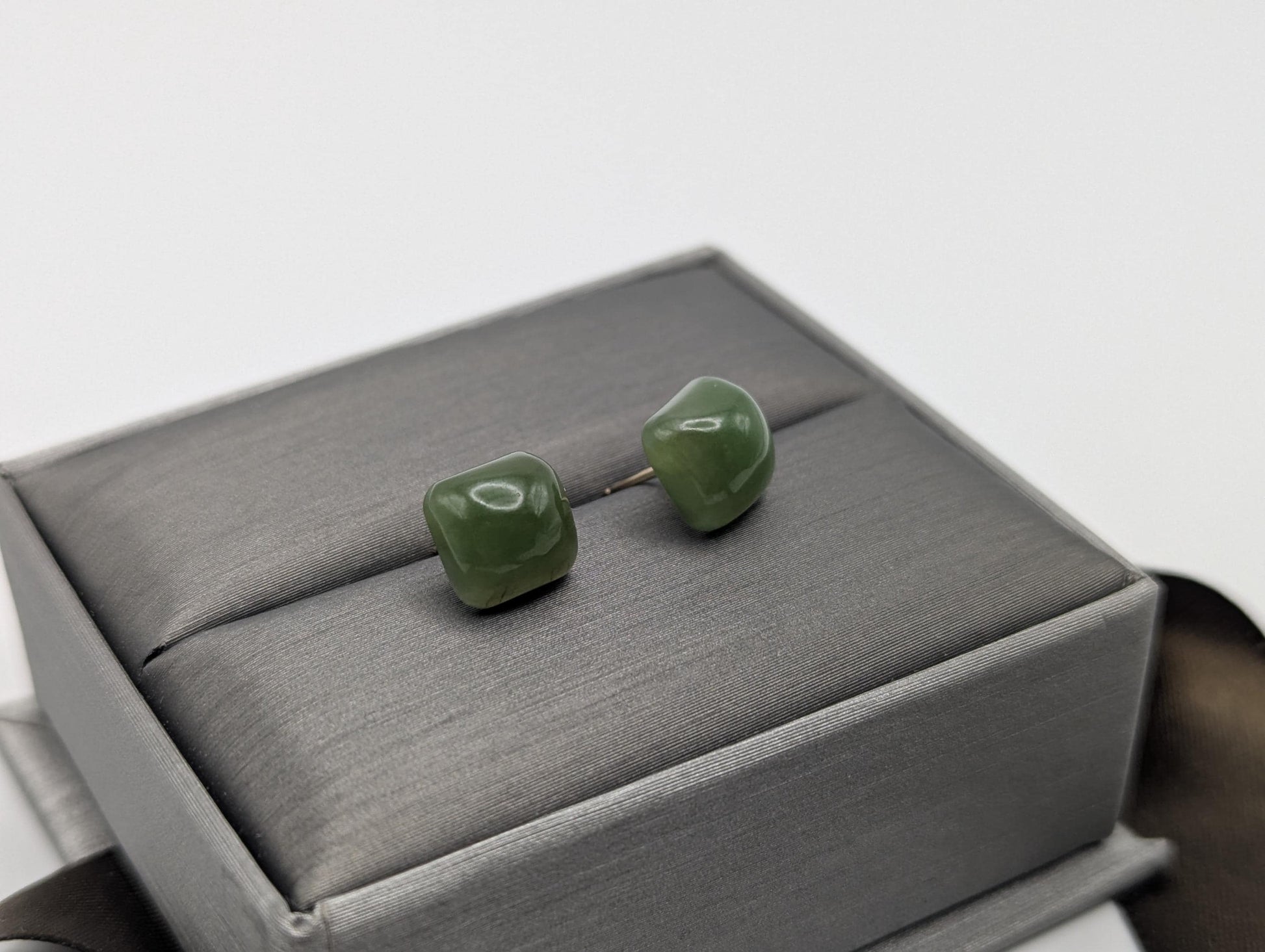 14K Gold Green Jade Drop Earrings. 14k Green Jade Earrings.