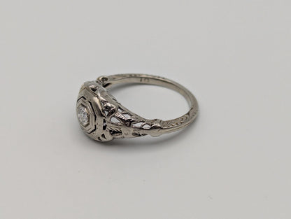Vintage Art Deco 18K White Gold Filigree .25ct Diamond Ring Engagement Ring