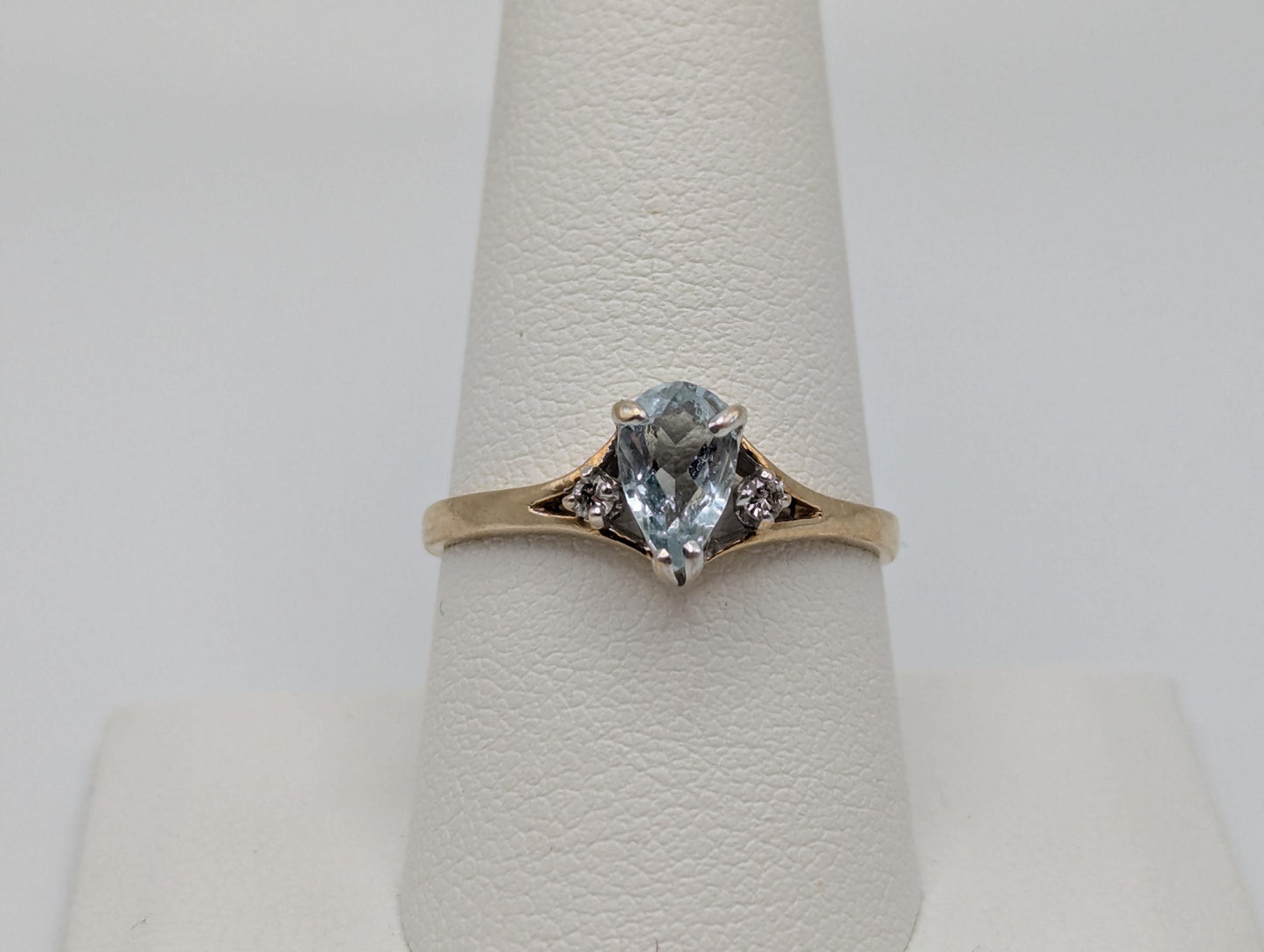 10k Yellow Gold Aquamarine Diamond Ring. Promise Band. Cocktail Ring. Tear-Shaped Ring.