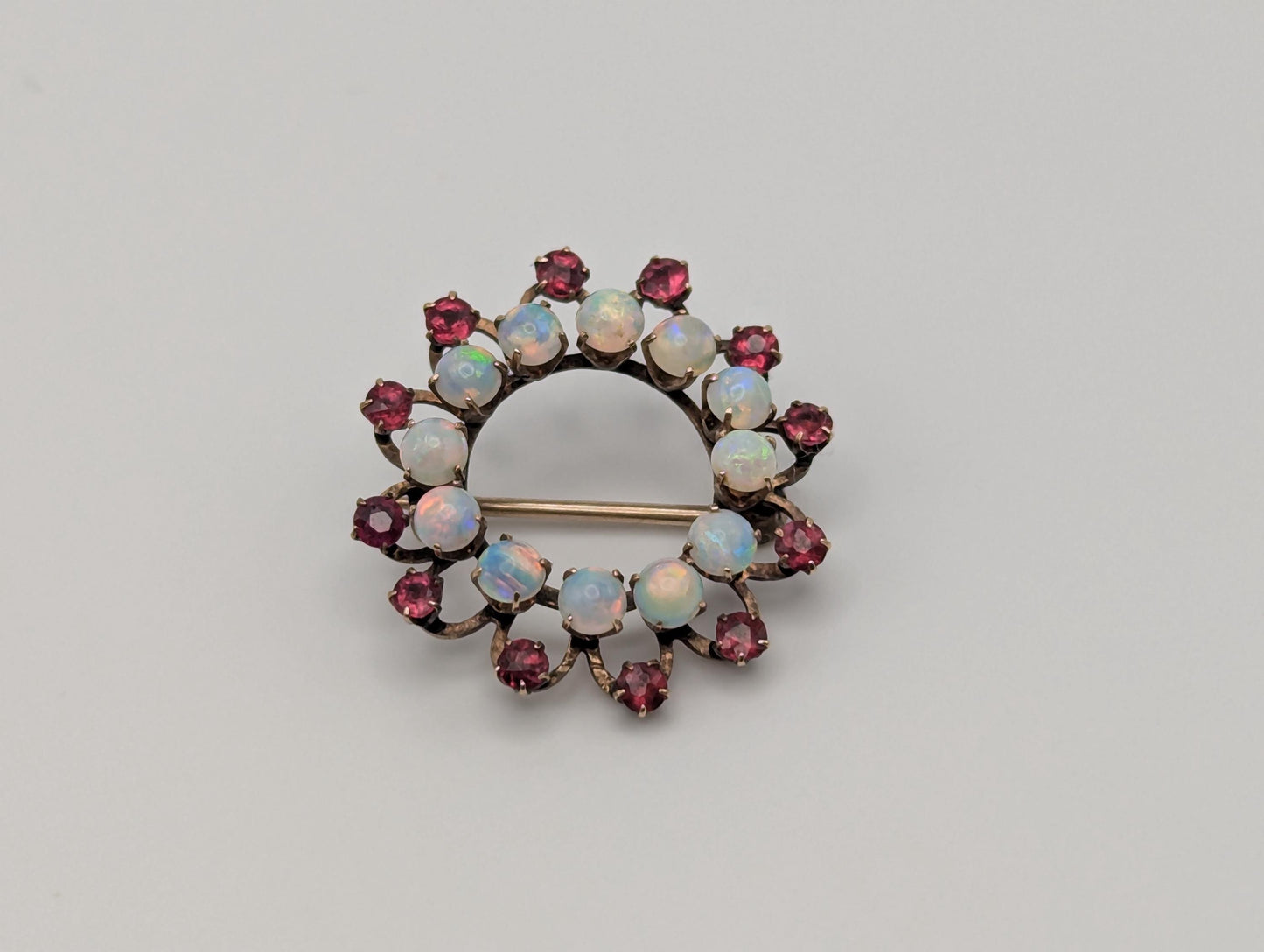 10k Yellow Gold Vintage Round Opal Brooch Pin. Wreath Opal Brooch.