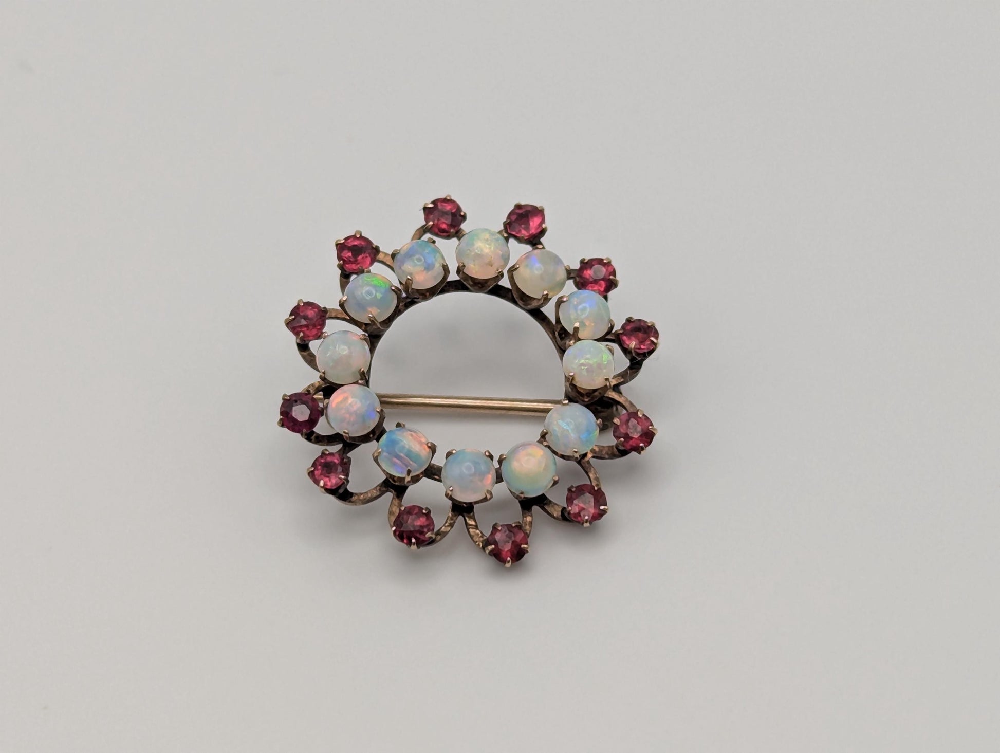 10k Yellow Gold Vintage Round Opal Brooch Pin. Wreath Opal Brooch.