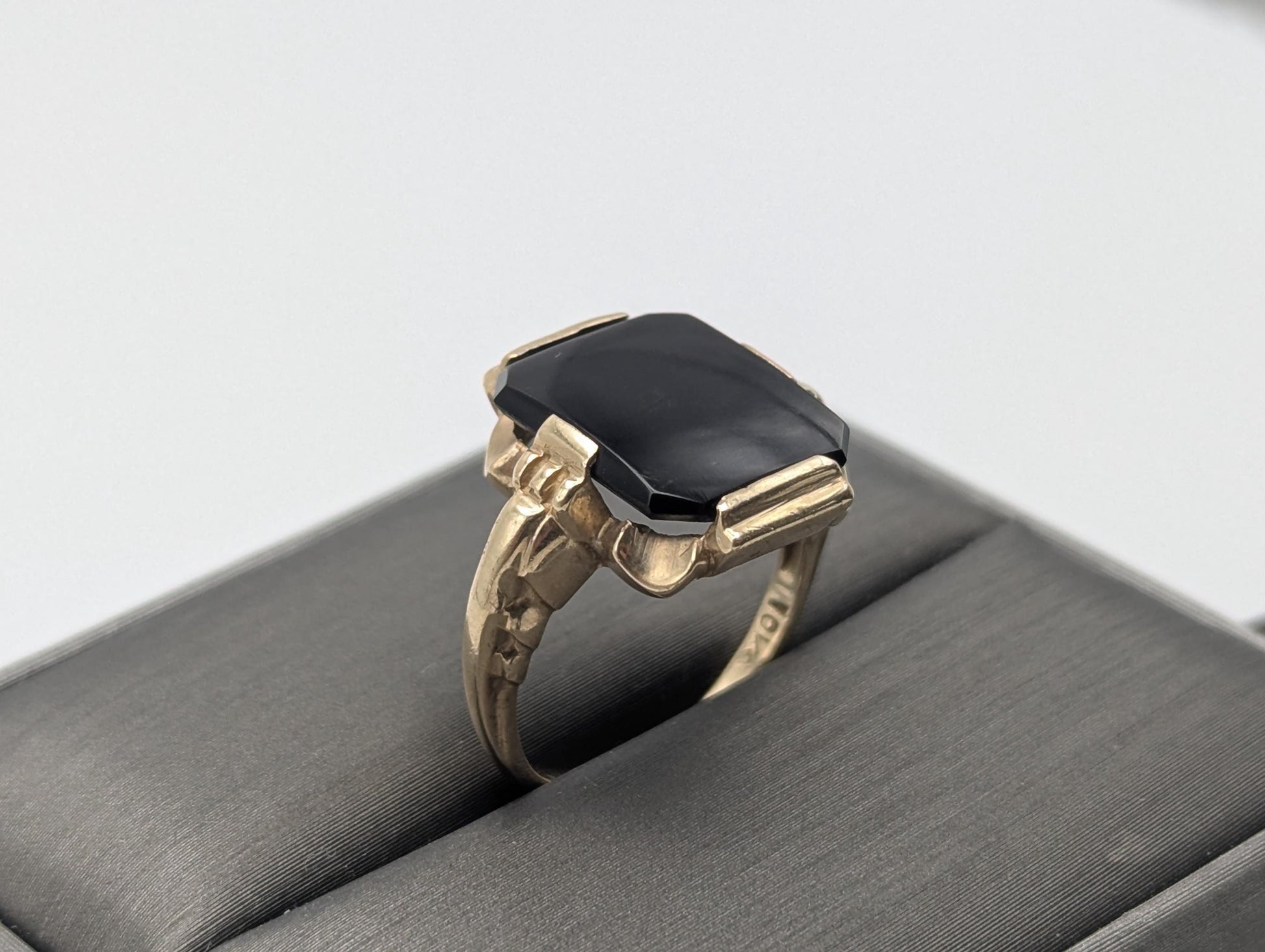 Vintage Solid Gold 4.8gr 10k Black Onyx Ring Mens Signet Ring