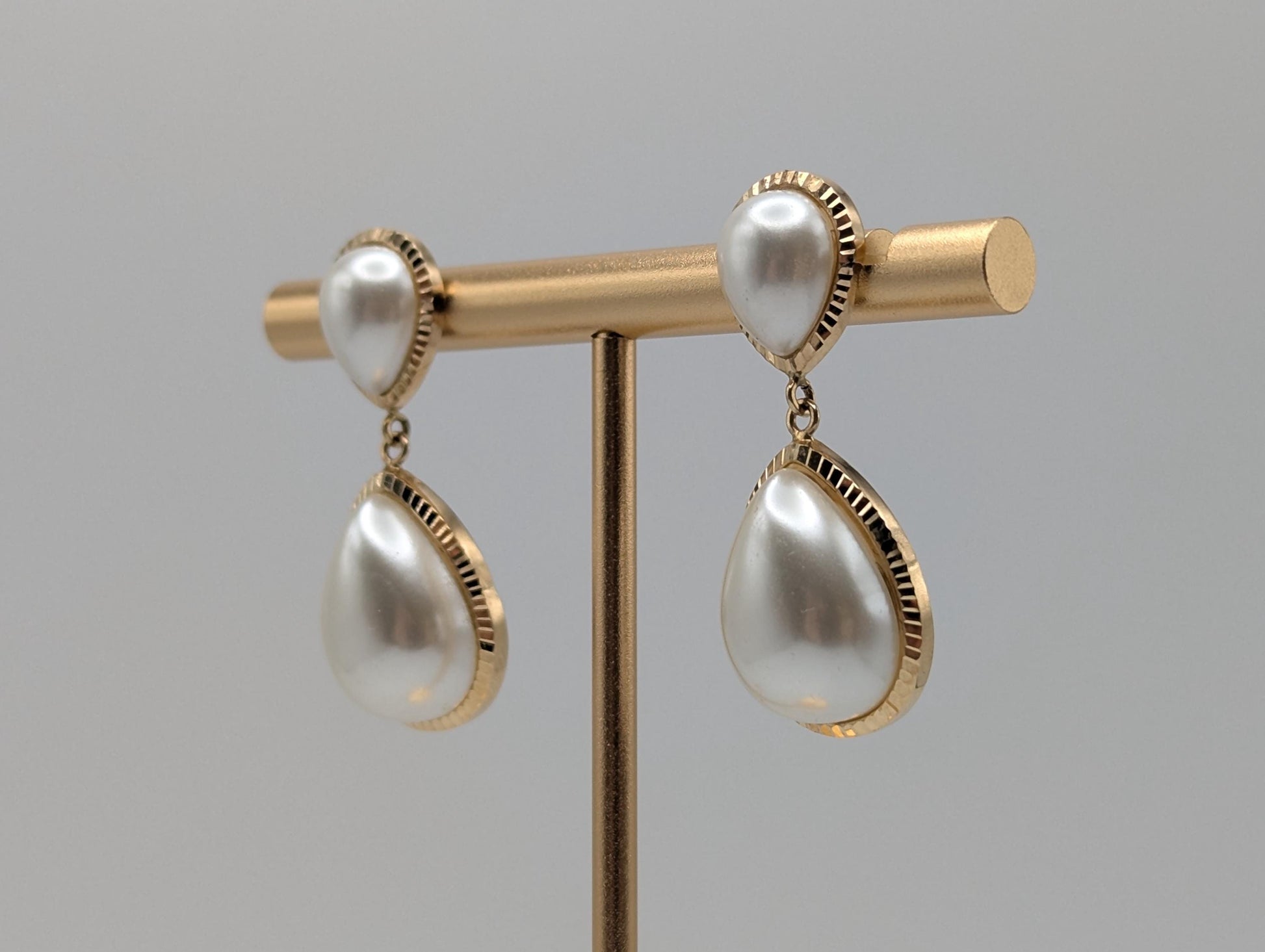 14k Yellow Gold Pear Mabe Pearl Dangle Earrings Pearl Tear Drop Earrings.