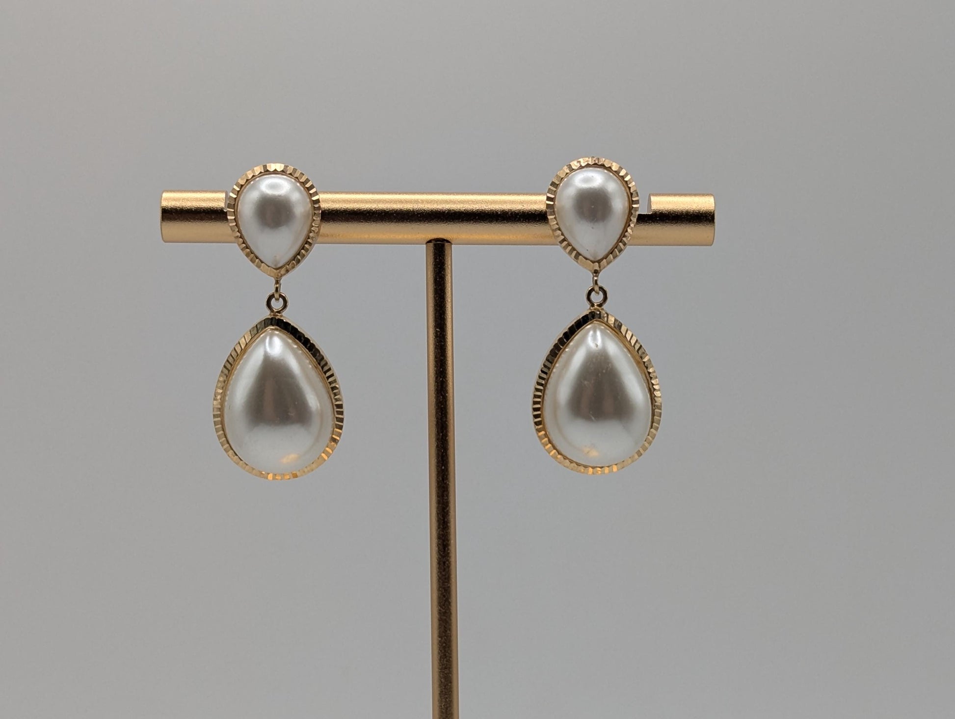 14k Yellow Gold Pear Mabe Pearl Dangle Earrings Pearl Tear Drop Earrings.