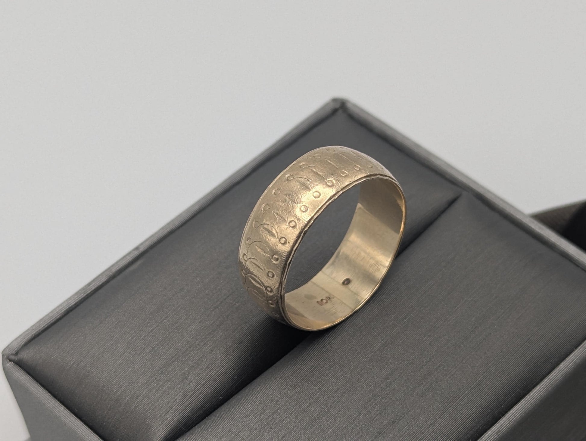 10k Yellow Gold Etched Design 7.8mm Wide Wedding Cigar Ring Comfort Fit Anniversary Band