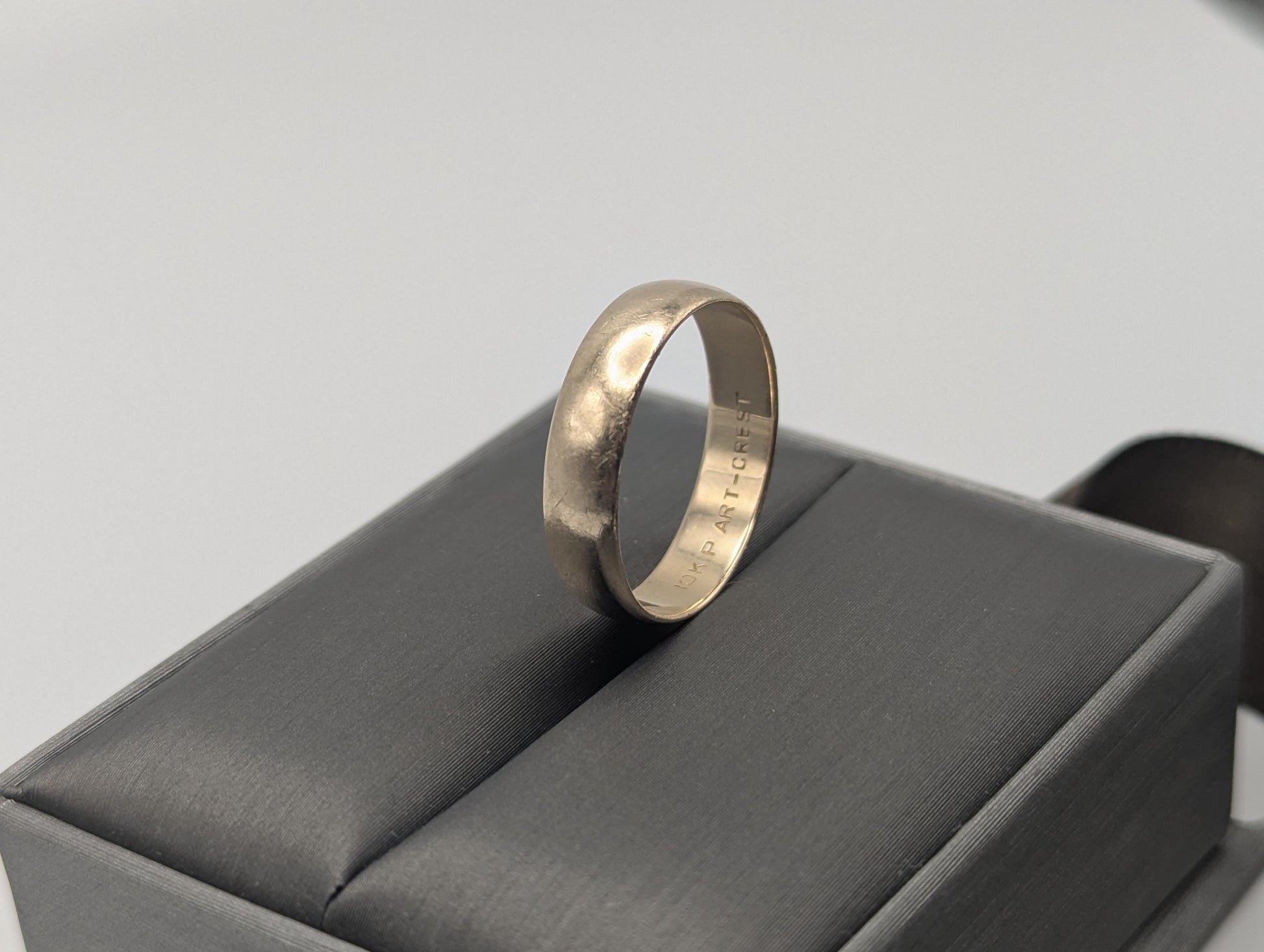 10k Yellow Gold Mens Art- Crest Wedding Ring 5mm Vintage Wedding Ring