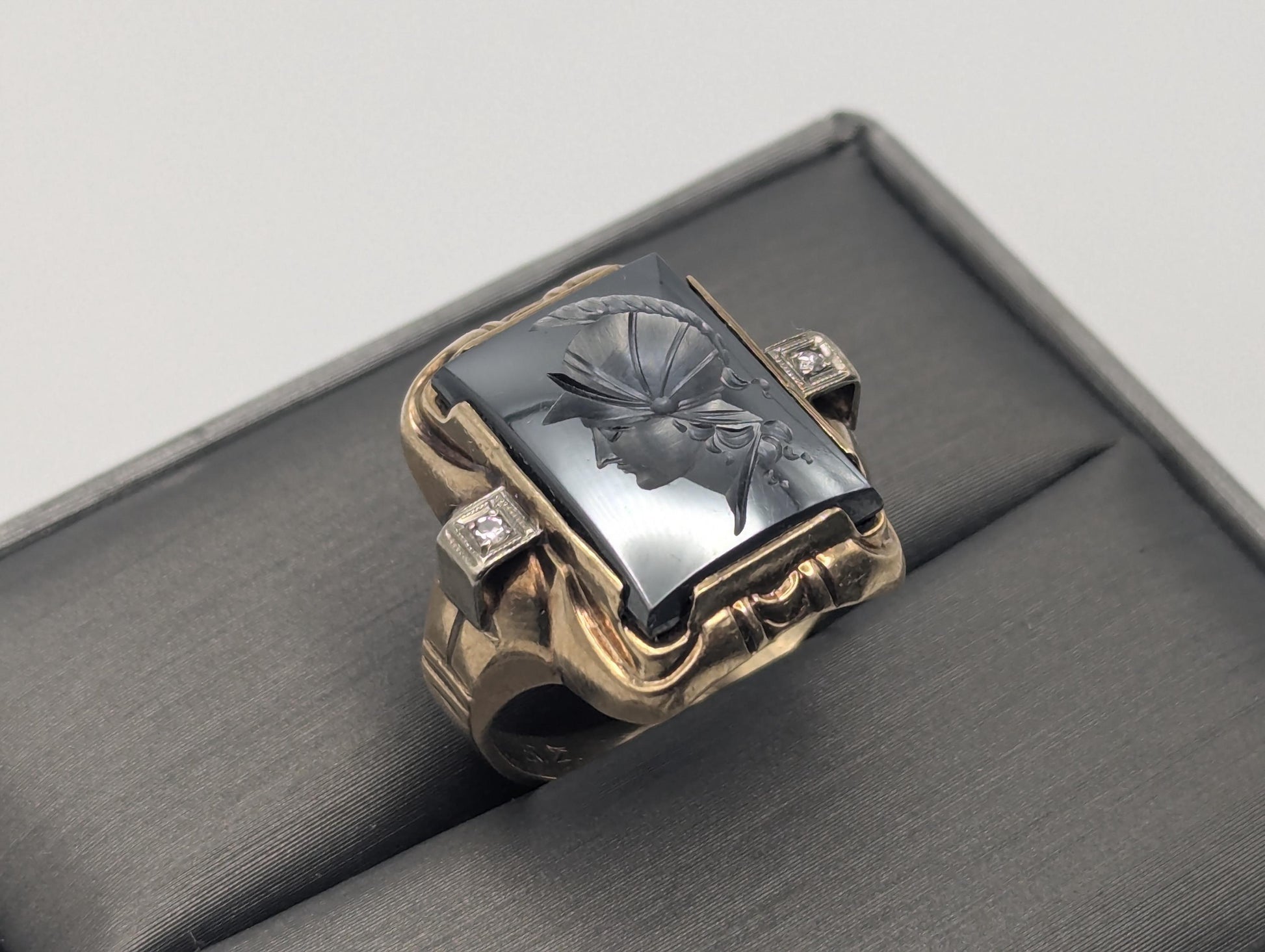 Antique 10k Gold Diamond Mens Carved Hematite Roman Warrior Intaglio Cameo Ring Signet Ring
