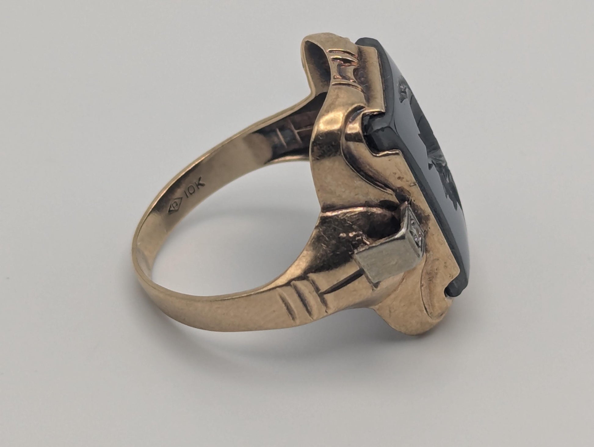 Antique 10k Gold Diamond Mens Carved Hematite Roman Warrior Intaglio Cameo Ring Signet Ring