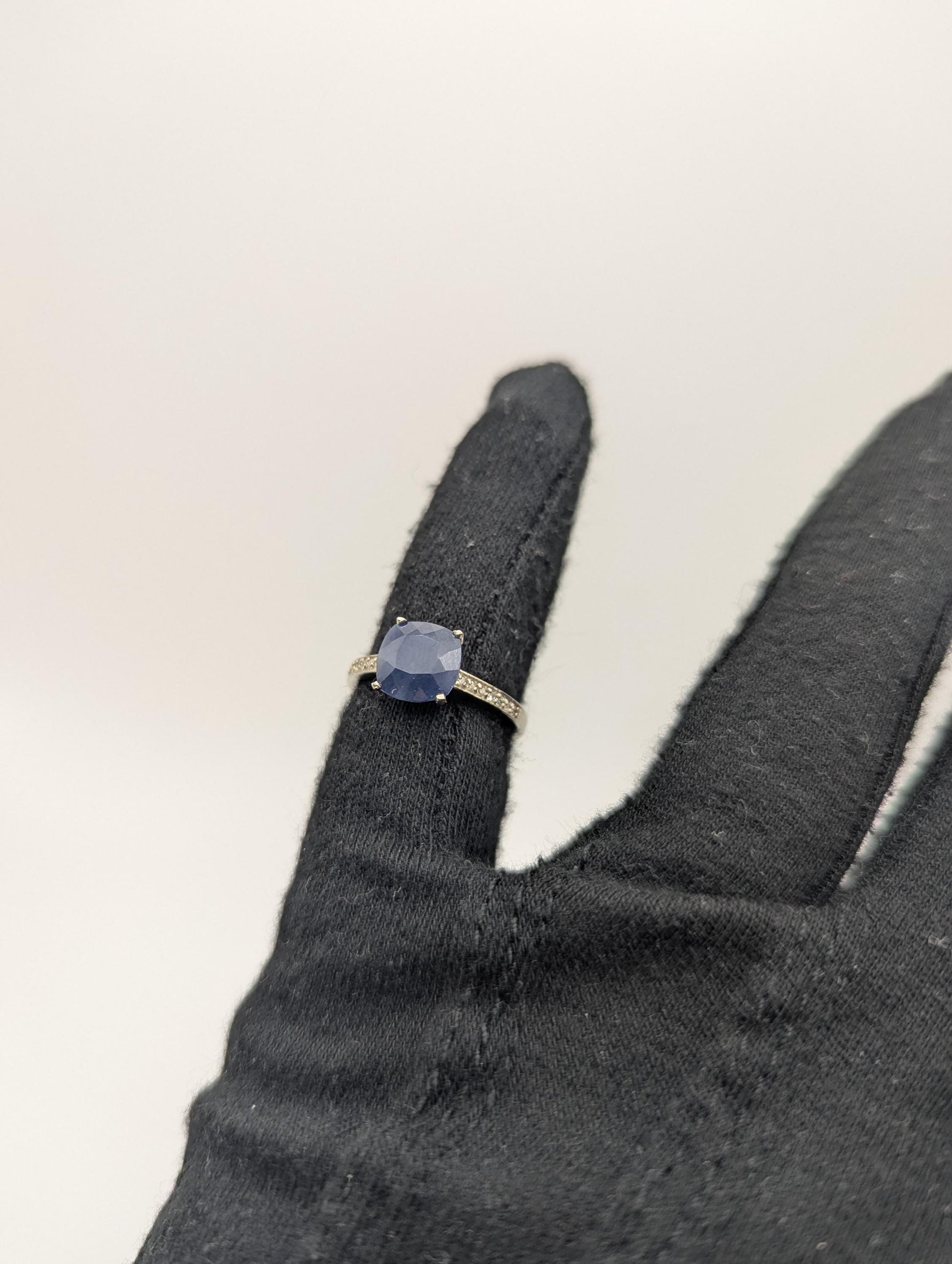 Appraised 10k White Gold Solitare 2.5ct Blue Sapphire Diamond Promise Ring