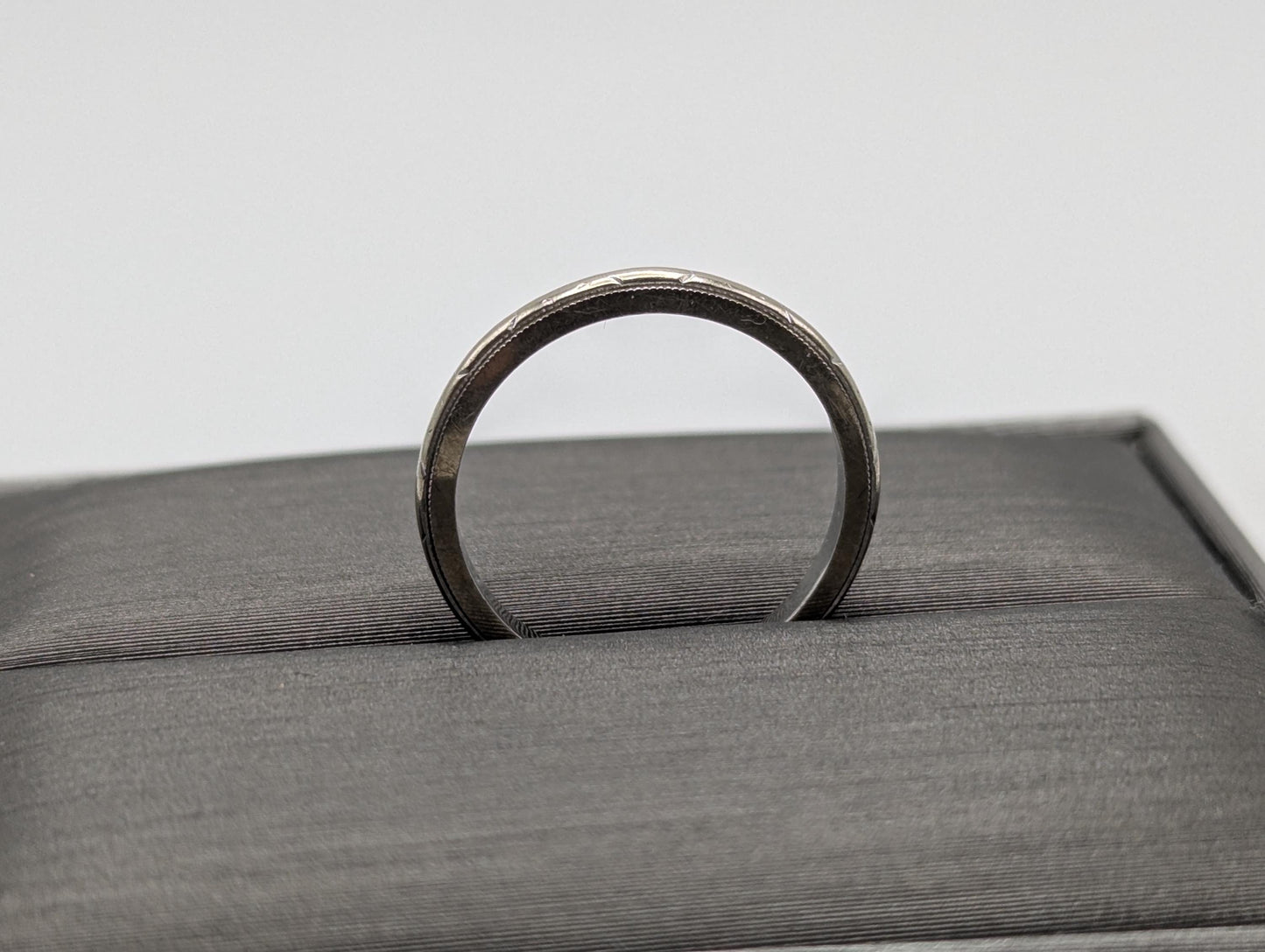 White Gold 18k 2mm JR Woods Etched Design Wedding Band Anniversary Unisex Band Ring