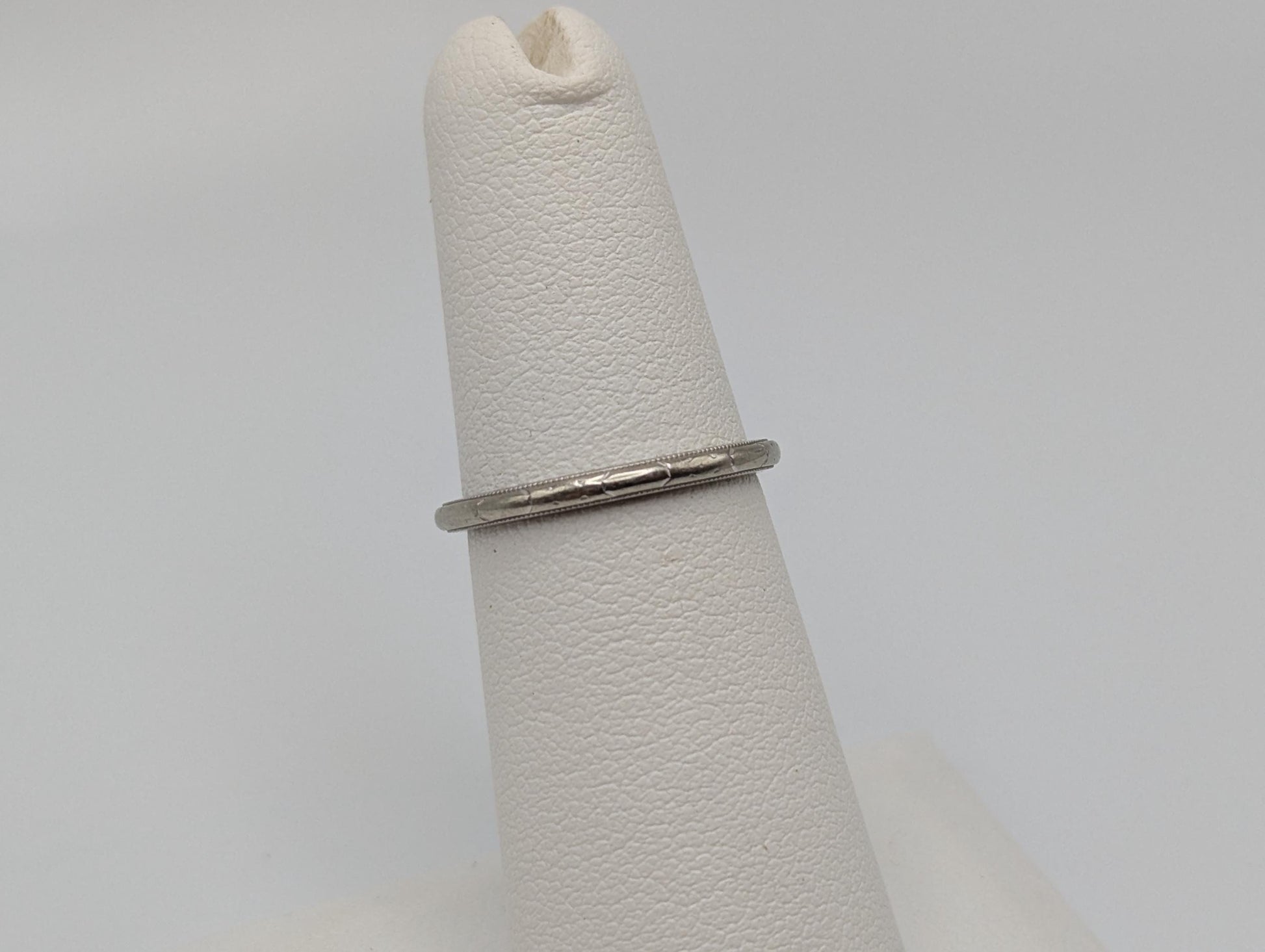 White Gold 18k 2mm JR Woods Etched Design Wedding Band Anniversary Unisex Band Ring