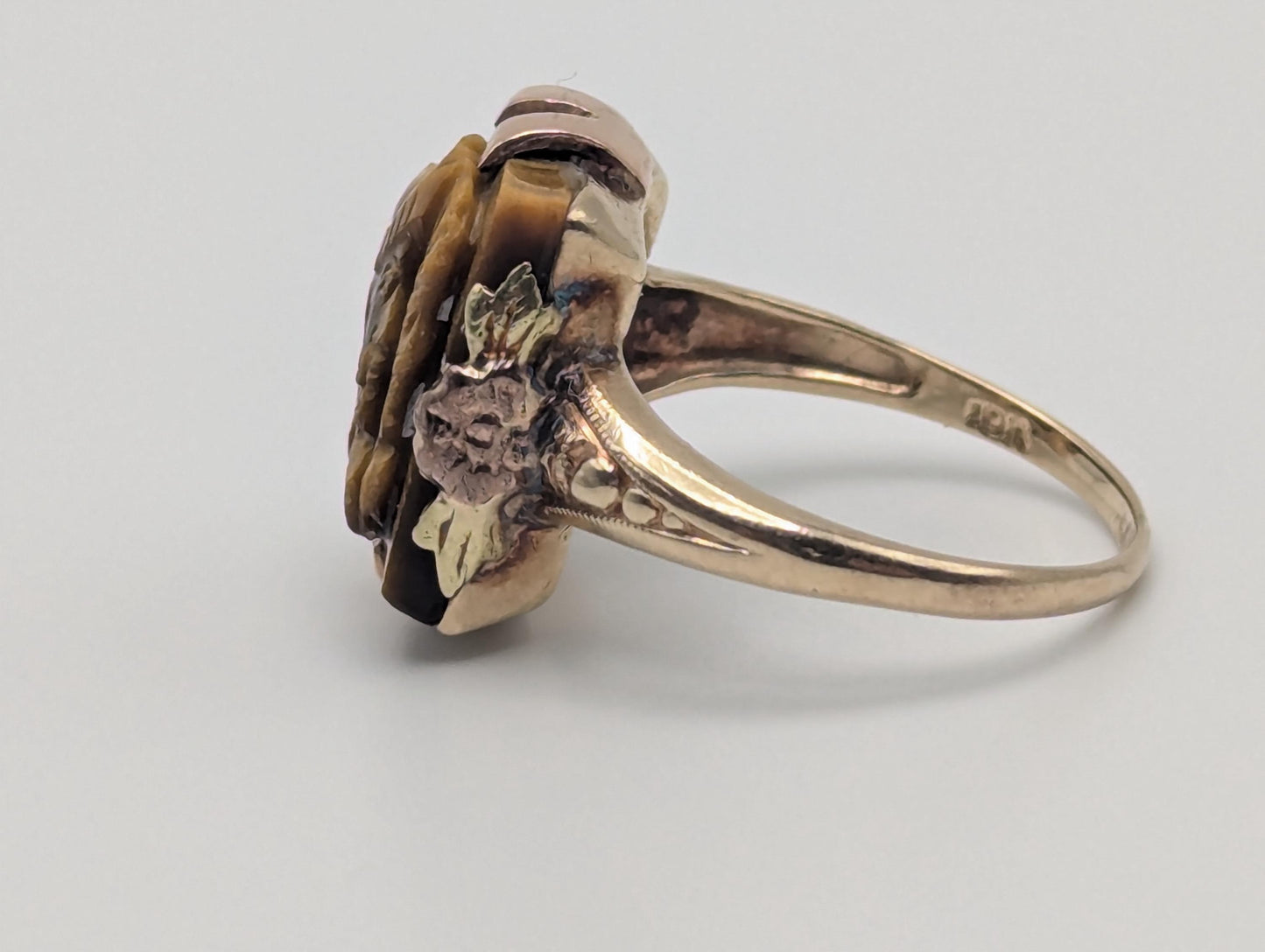 Antique 10k Gold Tiger Eye Hematite Roman Warrior Intaglio Cameo Ring Signet Soldier Carved Victorian