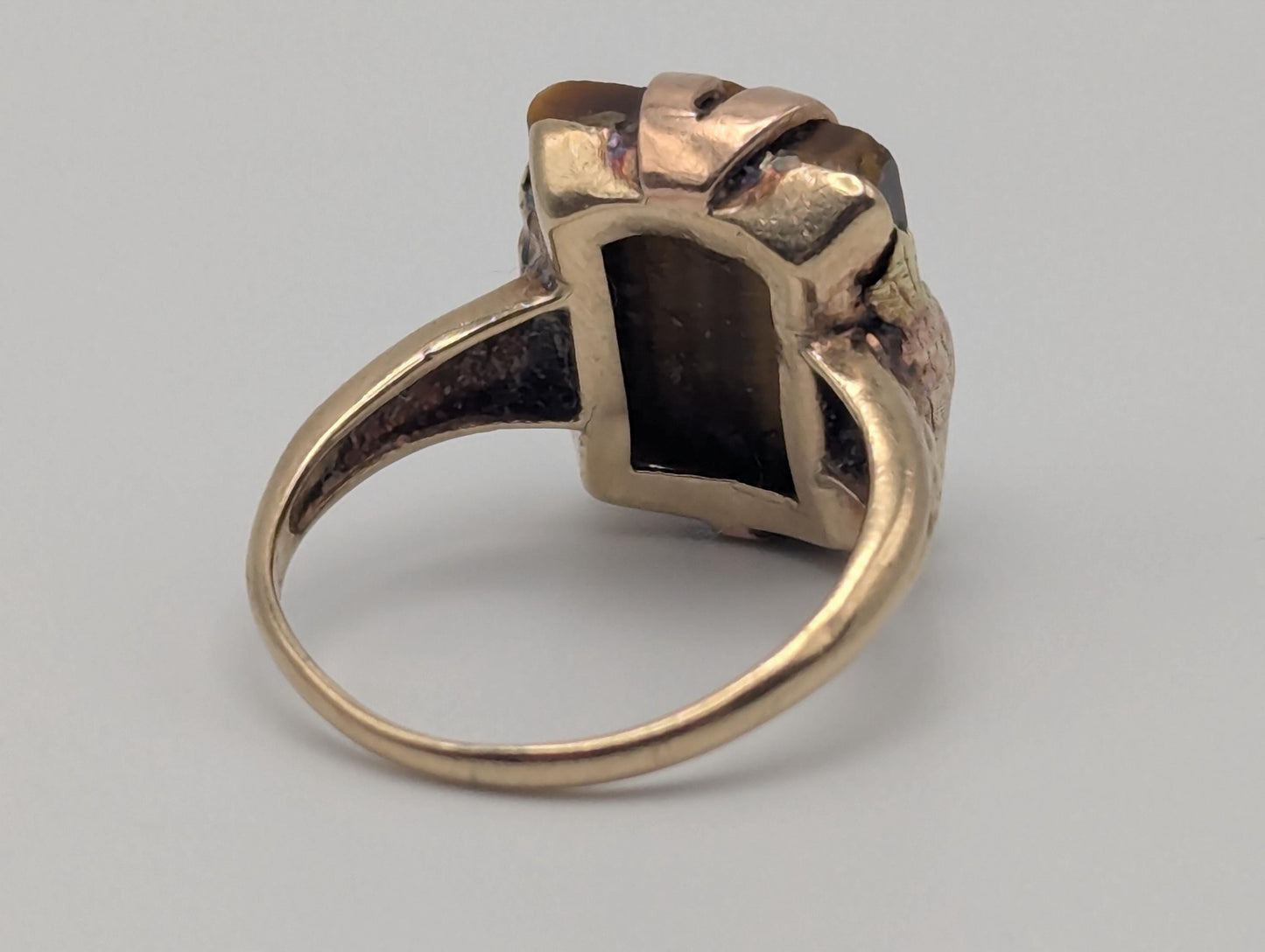 Antique 10k Gold Tiger Eye Hematite Roman Warrior Intaglio Cameo Ring Signet Soldier Carved Victorian