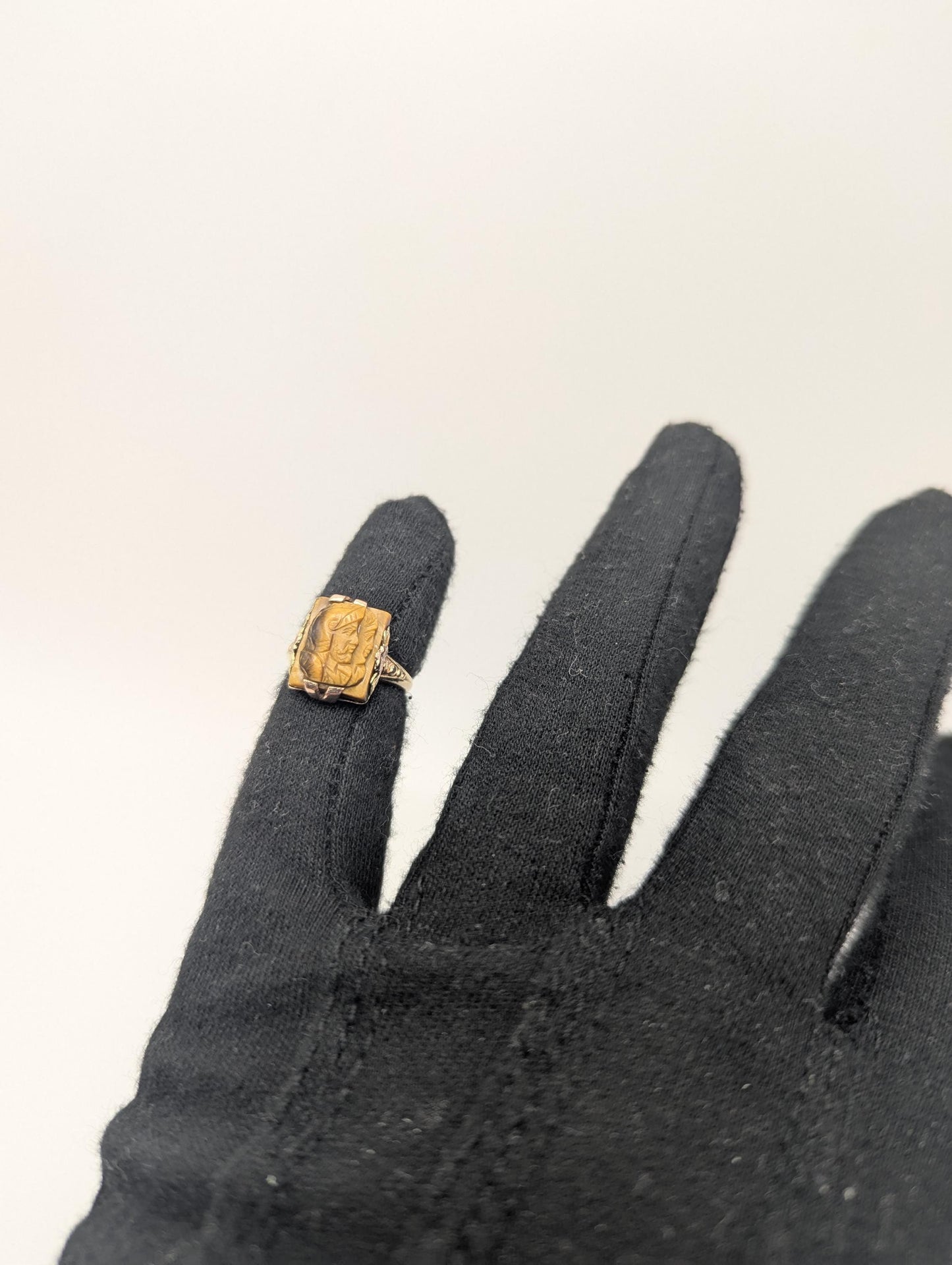 Antique 10k Gold Tiger Eye Hematite Roman Warrior Intaglio Cameo Ring Signet Soldier Carved Victorian