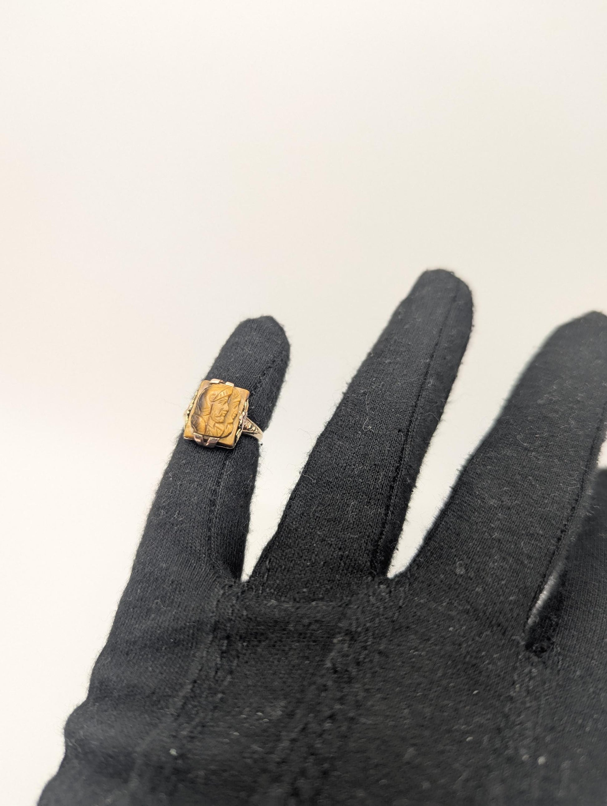 Antique 10k Gold Tiger Eye Hematite Roman Warrior Intaglio Cameo Ring Signet Soldier Carved Victorian