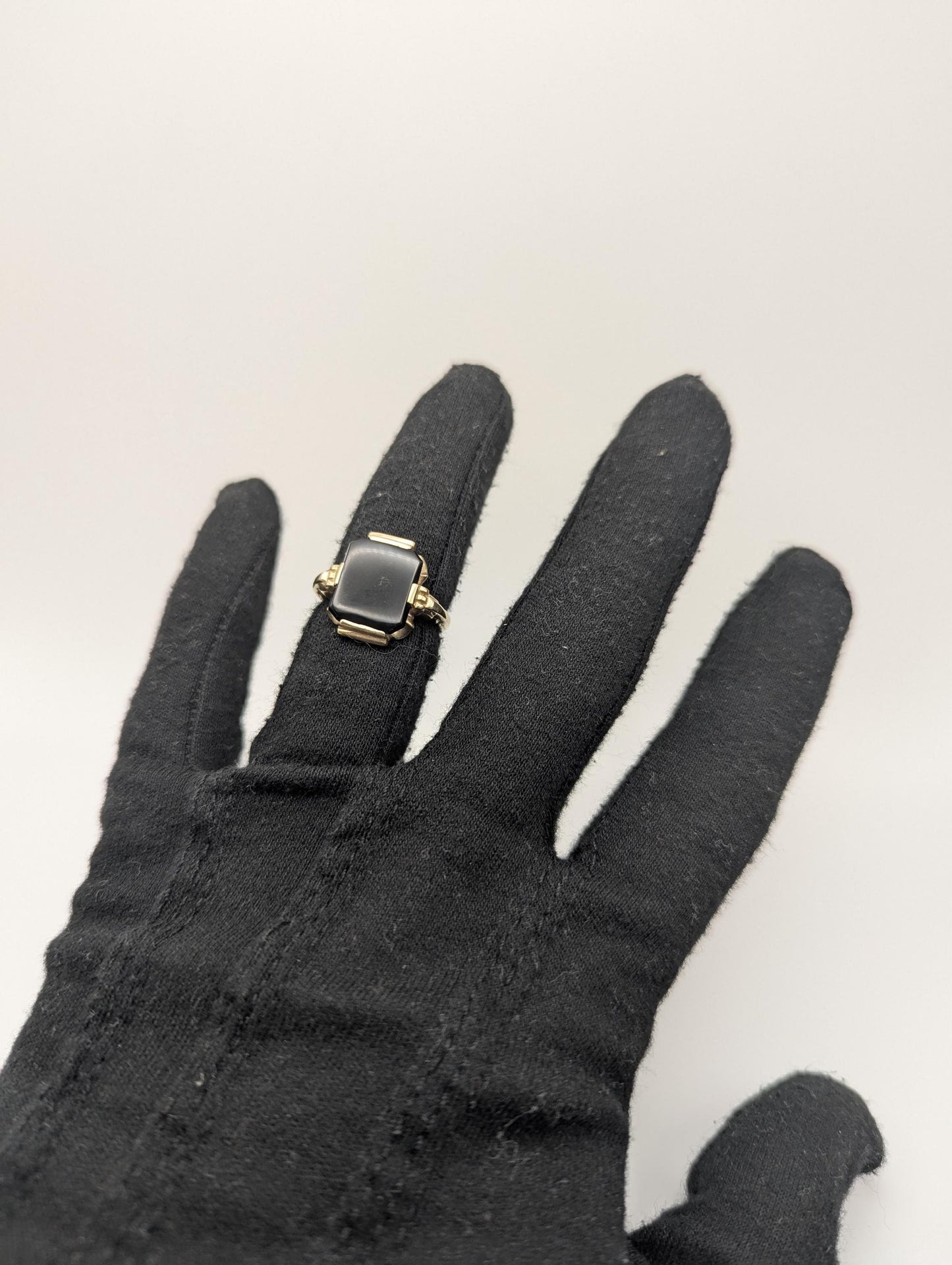 Vintage Solid Gold 4.8gr 10k Black Onyx Ring Mens Signet Ring