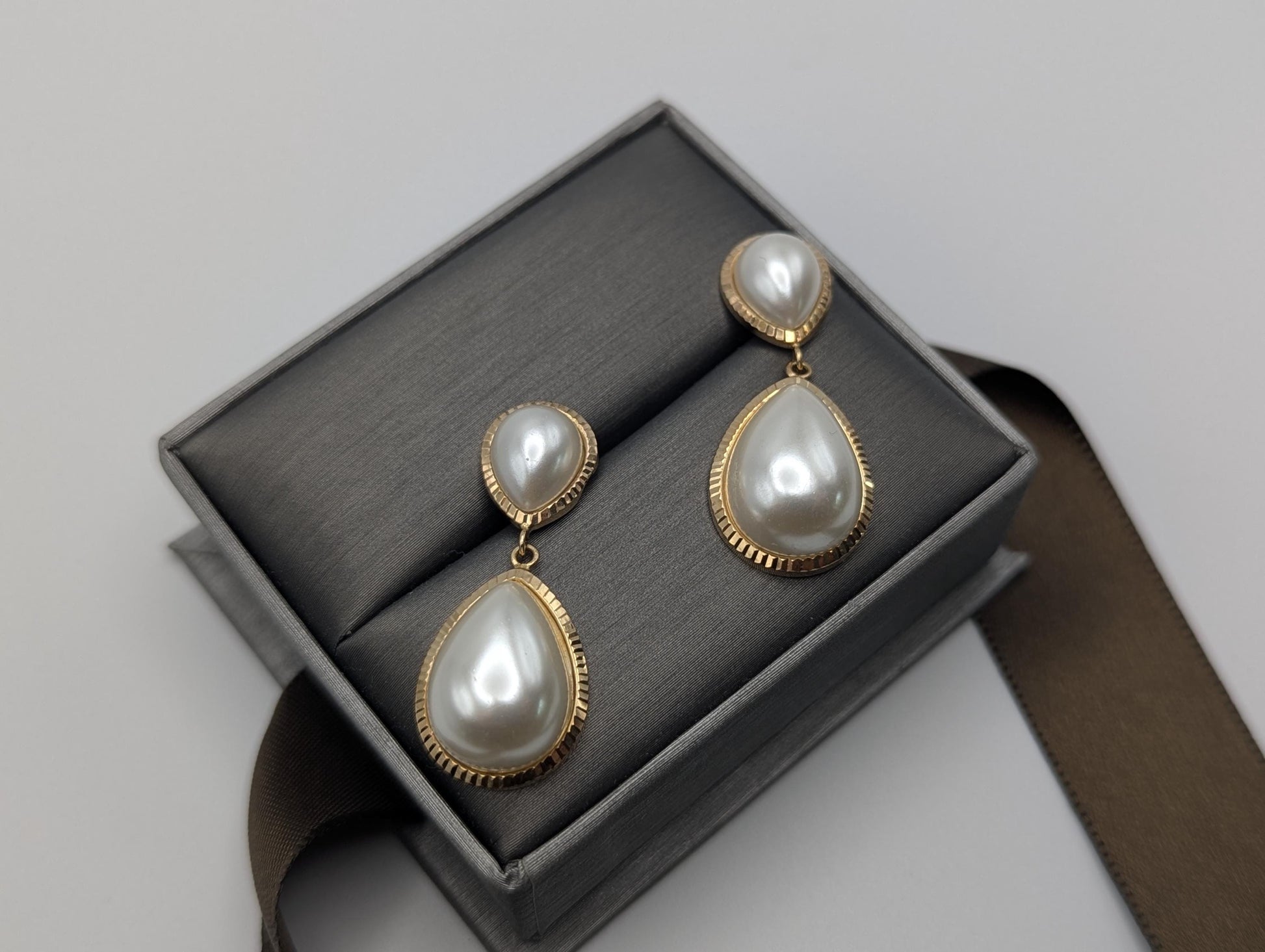 14k Yellow Gold Pear Mabe Pearl Dangle Earrings Pearl Tear Drop Earrings.