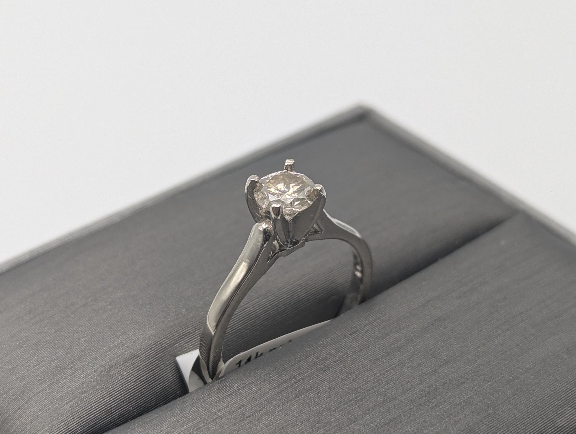 14k White Gold APPRAISED 0.5 ct Diamond Solitare Engagement Wedding Promise Ring