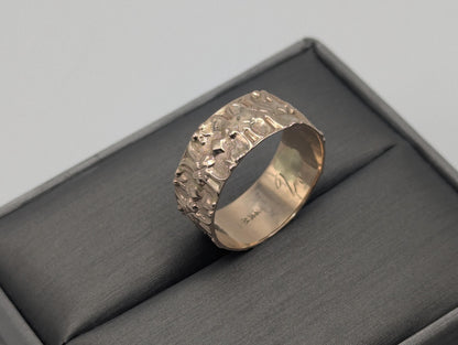 1900s JR Wood & Sons 10k Gold Etched Pattern Wedding Ring Cigar Band Antique