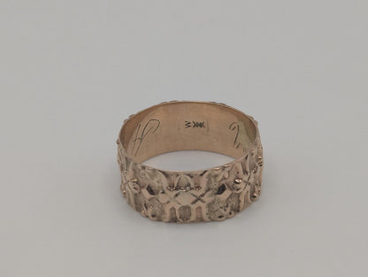 1900s JR Wood & Sons 10k Gold Etched Pattern Wedding Ring Cigar Band Antique