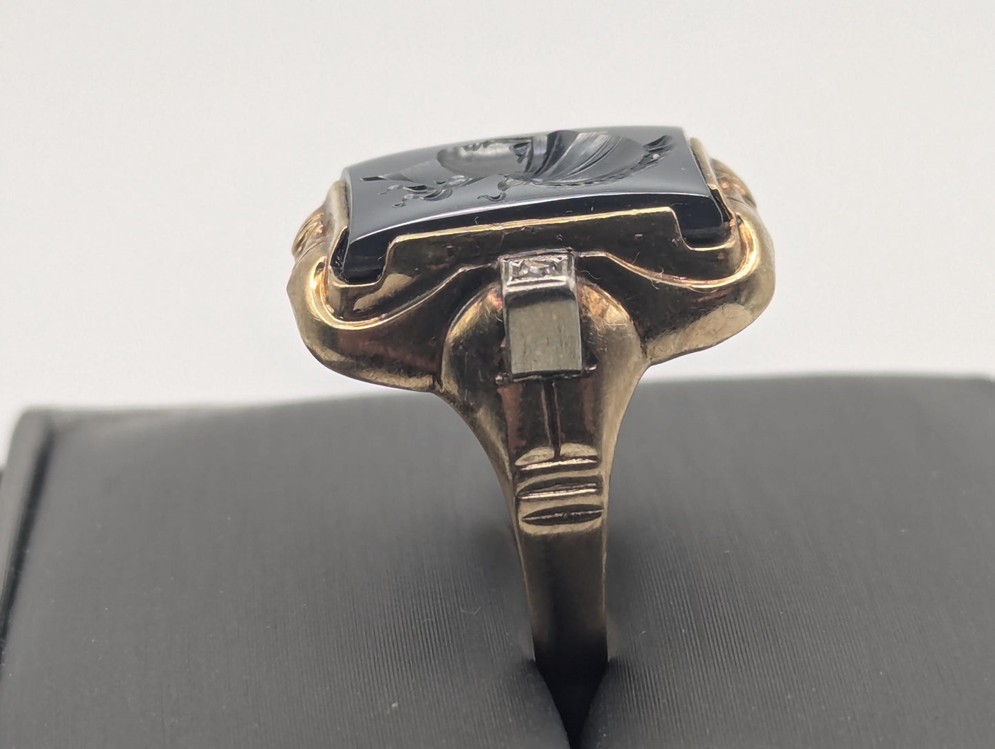 Antique 10k Gold Diamond Mens Carved Hematite Roman Warrior Intaglio Cameo Ring Signet Ring