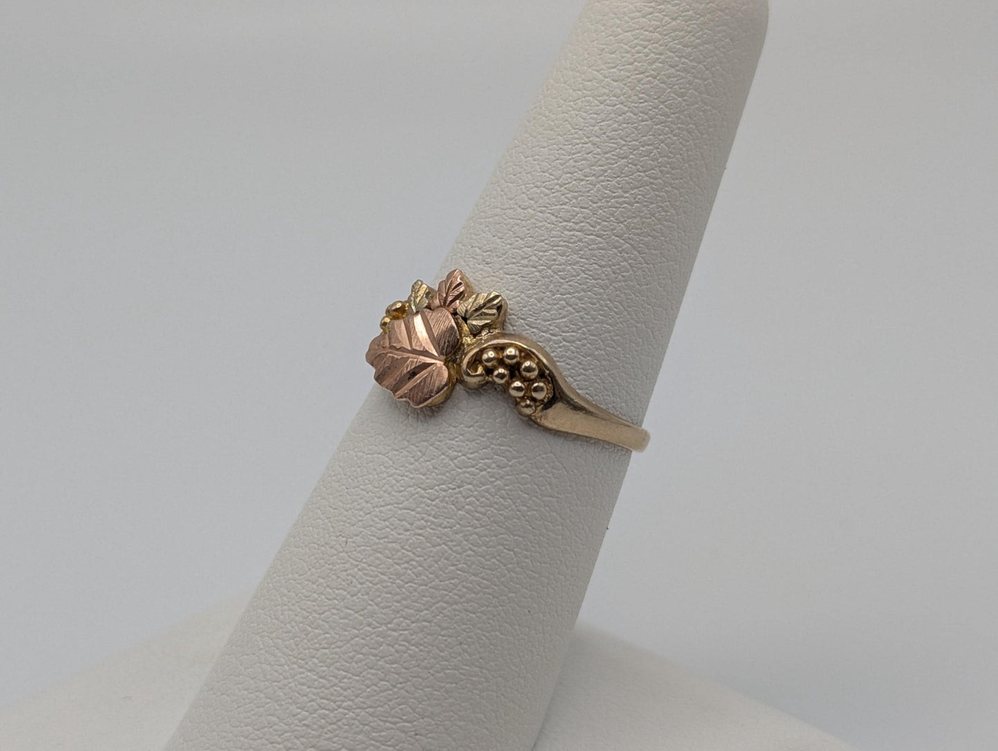 Vintage 10k 12k Black Hills Gold Leaf Multi-tone Gold Statement Ring