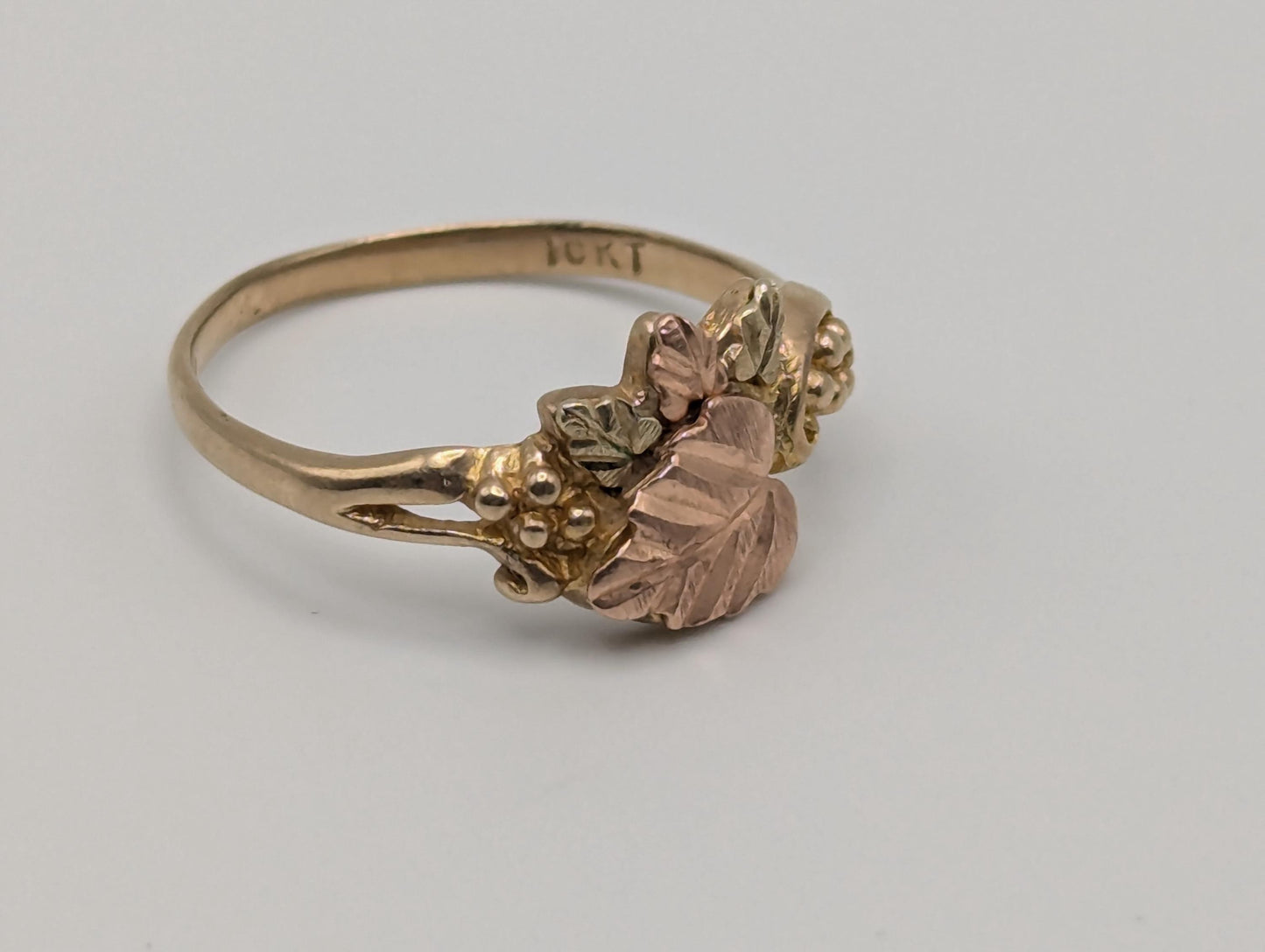 Vintage 10k 12k Black Hills Gold Leaf Multi-tone Gold Statement Ring