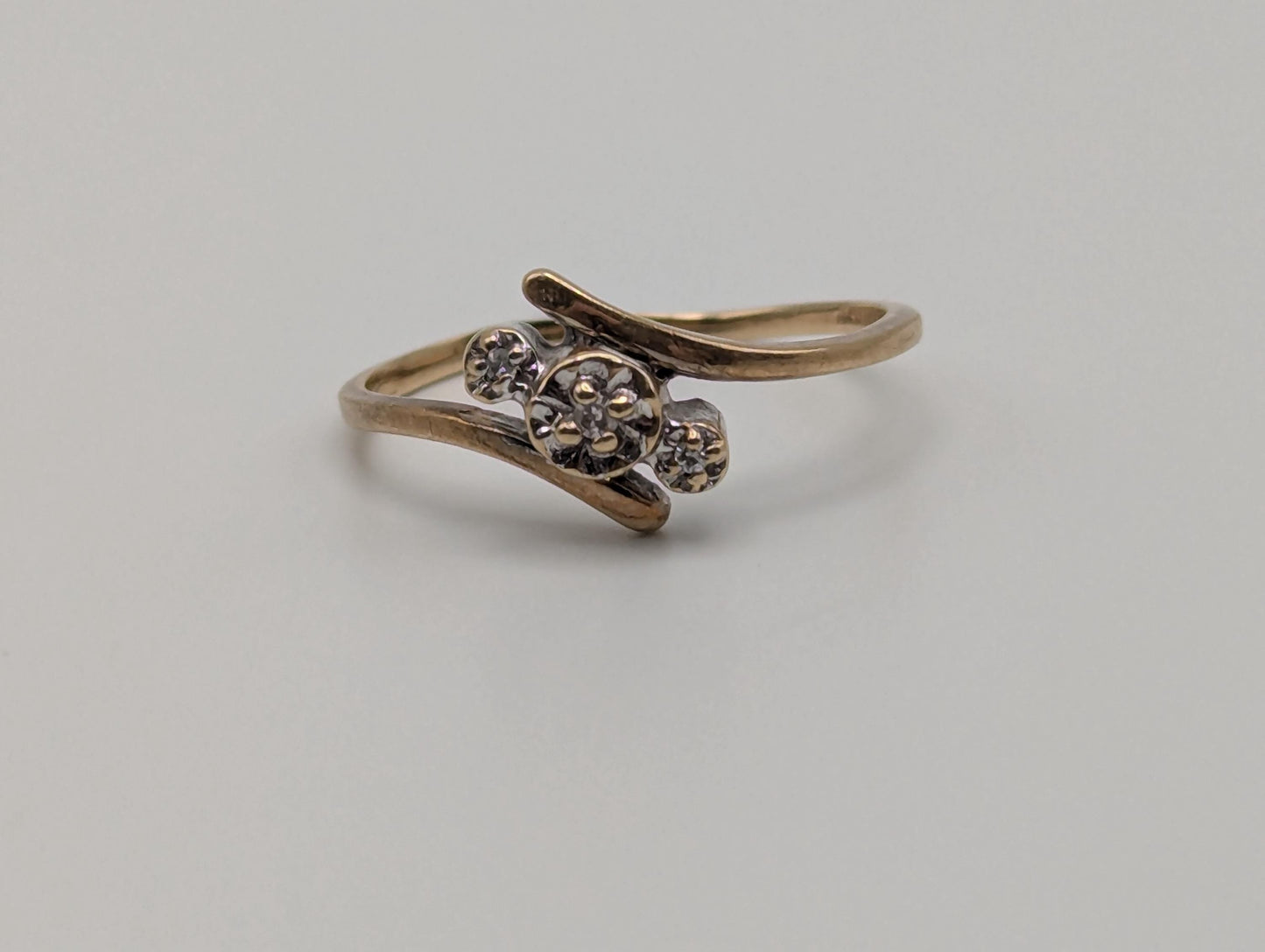 10k Yellow Gold Diamond Love Ring Promise Engagement Wedding Band.
