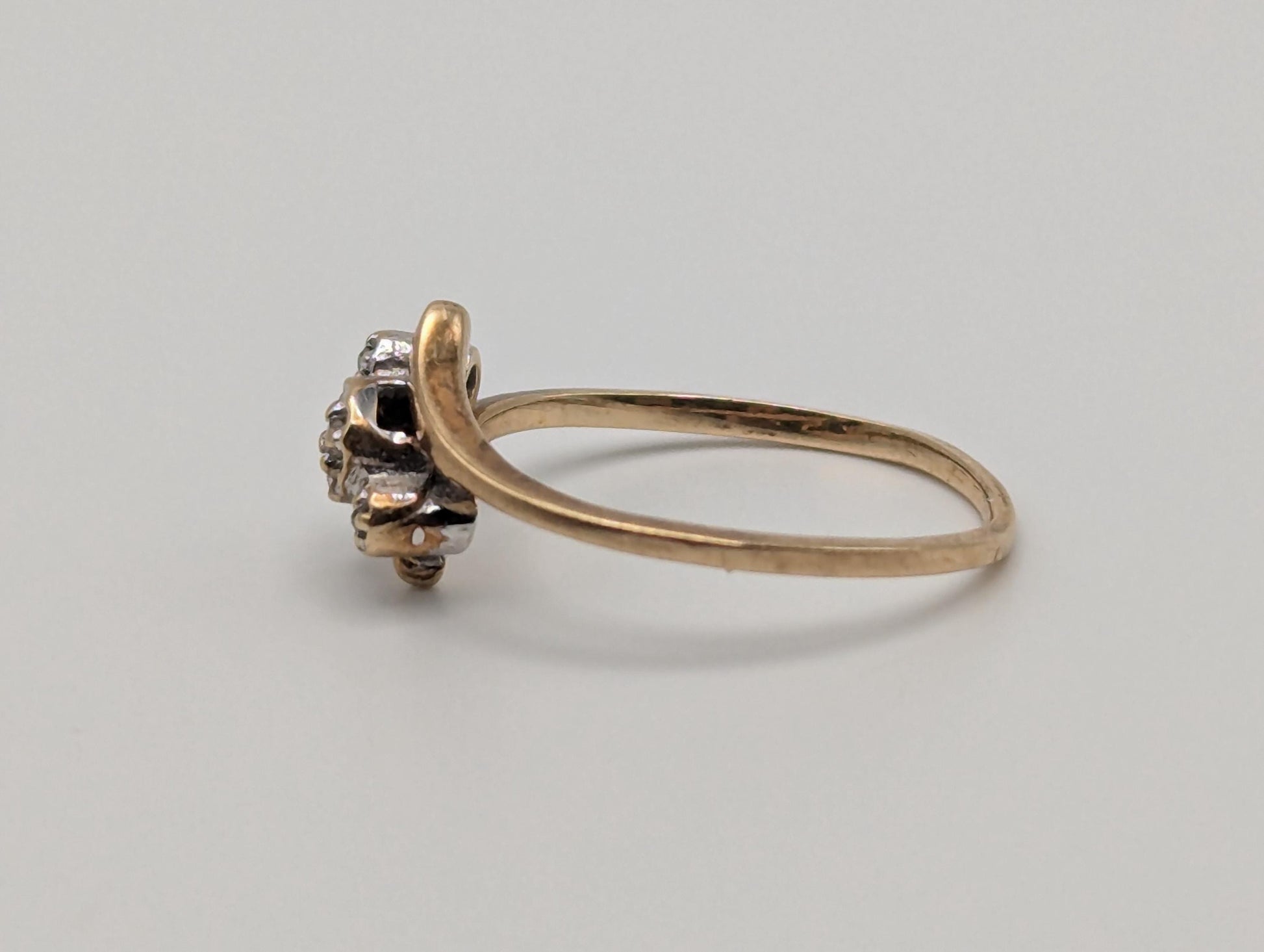 10k Yellow Gold Diamond Love Ring Promise Engagement Wedding Band.
