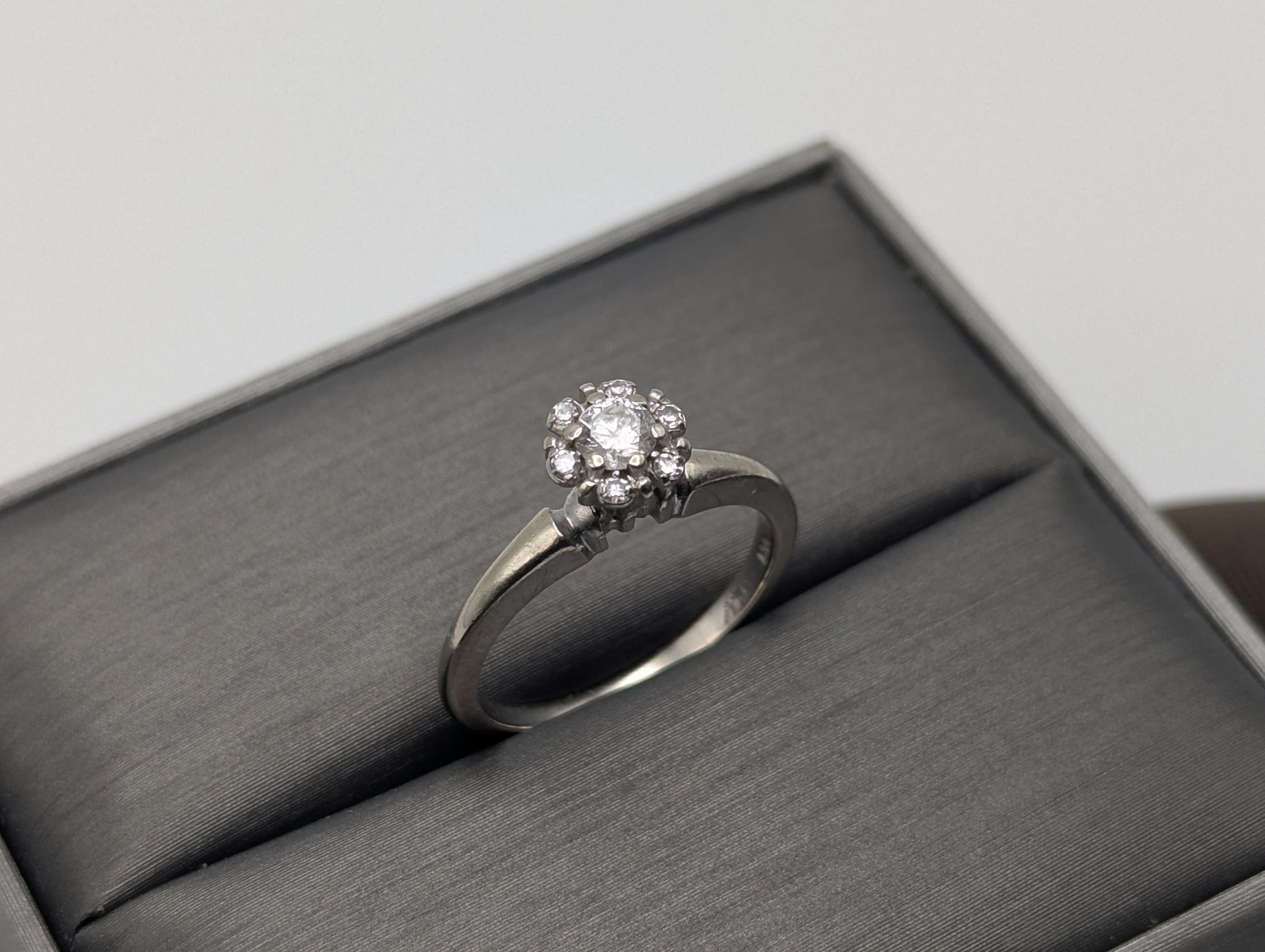 14k White Gold Diamond Flower Ring Promise Engagement Daisy Wedding Band.