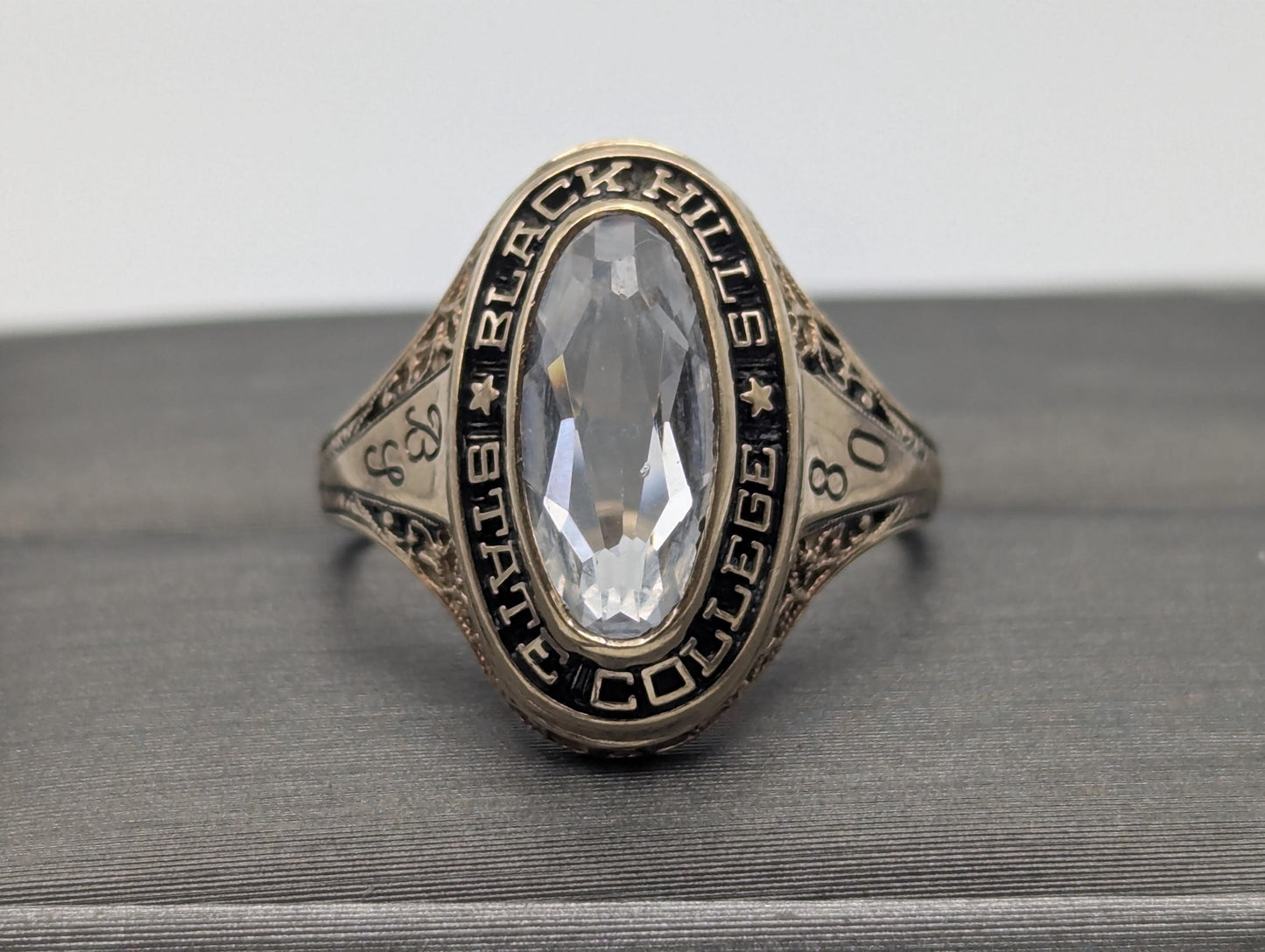 14k Vintage Solid Yellow Gold Spinel 1980 Black Hill State College School Ring. Pinky Ring