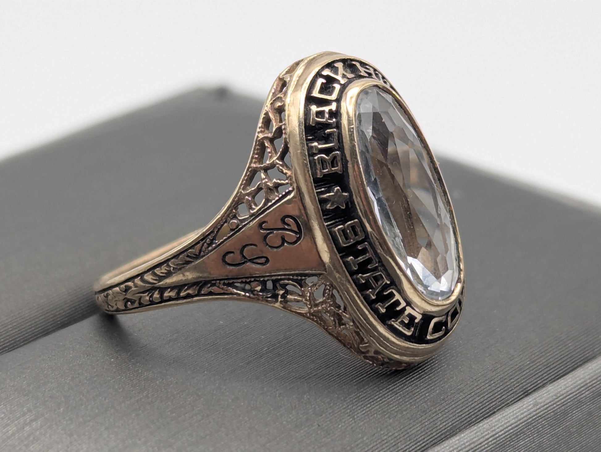 14k Vintage Solid Yellow Gold Spinel 1980 Black Hill State College School Ring. Pinky Ring