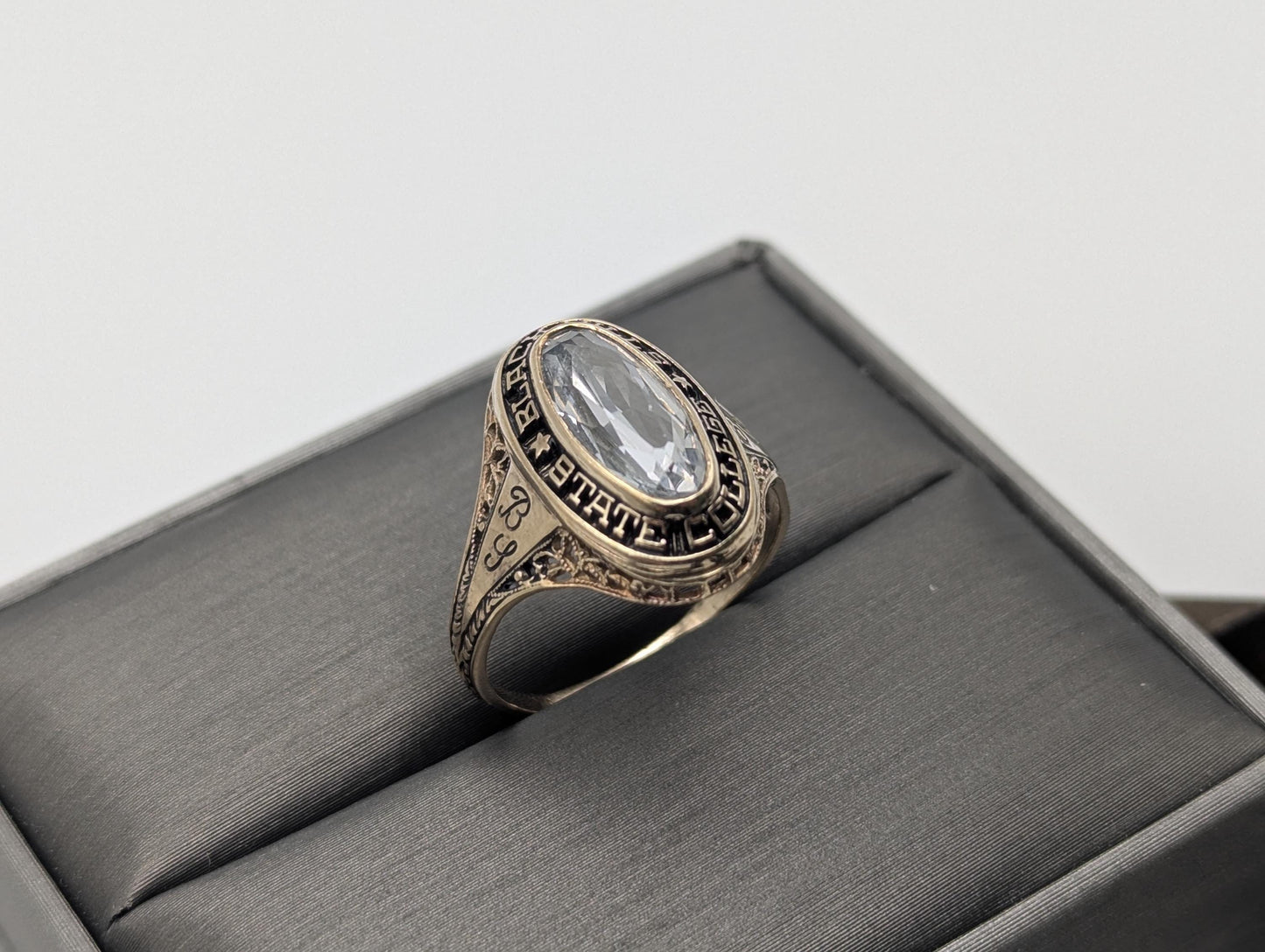 14k Vintage Solid Yellow Gold Spinel 1980 Black Hill State College School Ring. Pinky Ring
