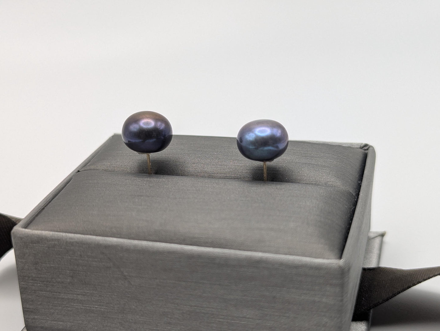 14k Yellow Gold Tahitian Pearl Earrings. Classic Pearl Studs 8 mm