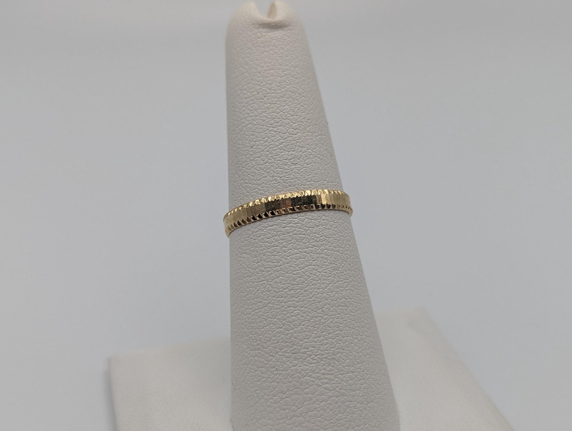 18k Milor Italy Gold Etched Edges Wedding Ring Italian Gold Ring.