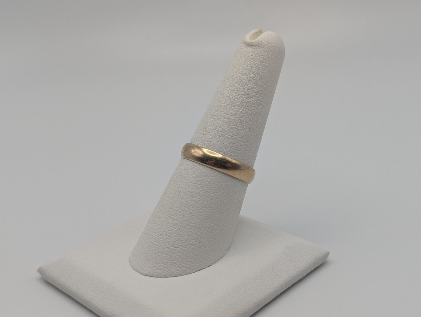 10k Yellow Gold 4mm Wedding Band Comfort Fit Wedding Ring. Anniversary Band.