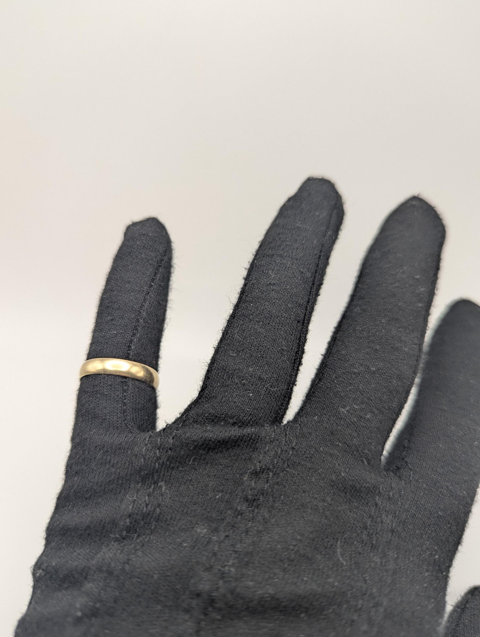 10k Yellow Gold 4mm Wedding Band Comfort Fit Wedding Ring. Anniversary Band.