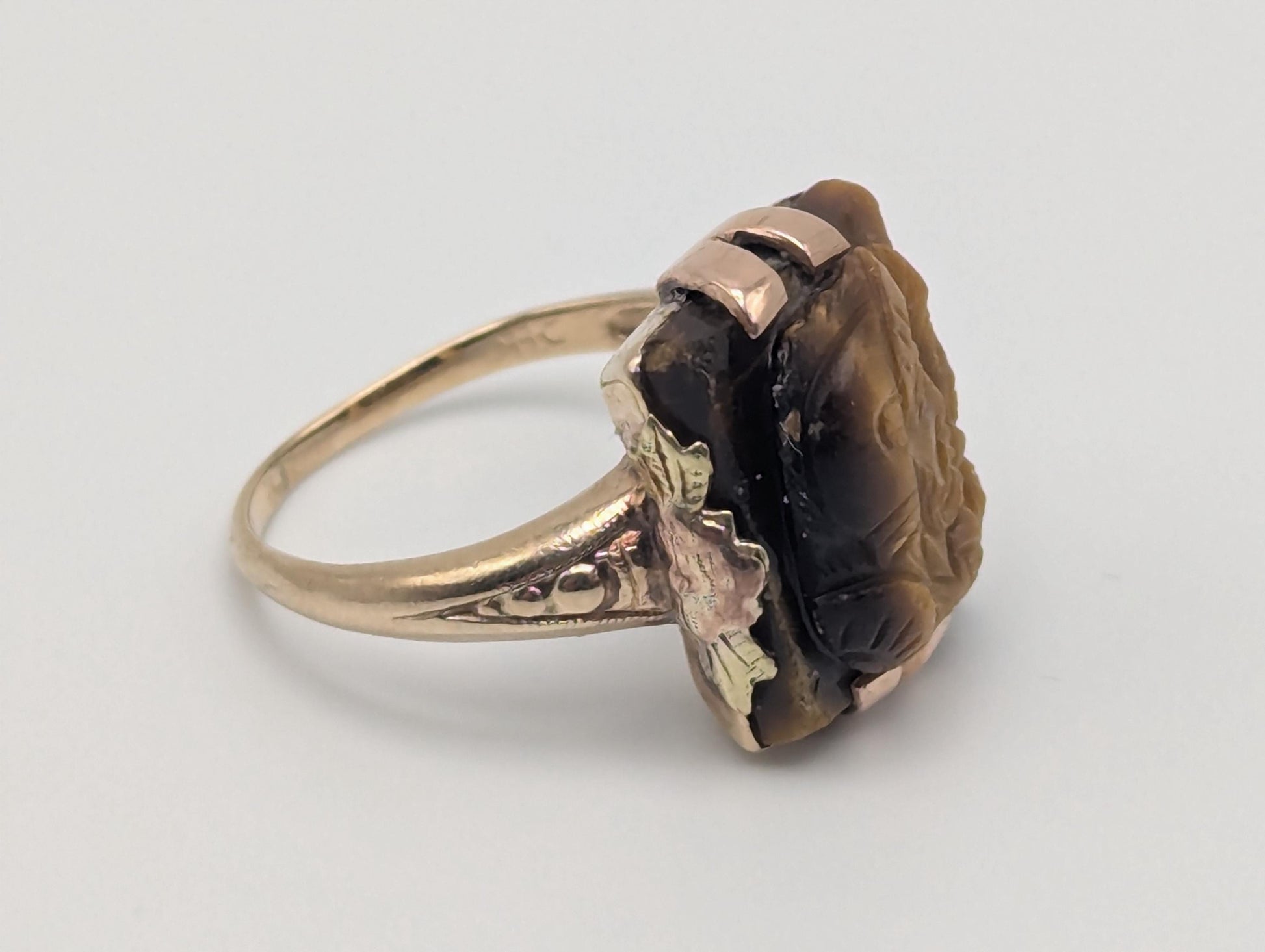 Antique 10k Gold Tiger Eye Hematite Roman Warrior Intaglio Cameo Ring Signet Soldier Carved Victorian